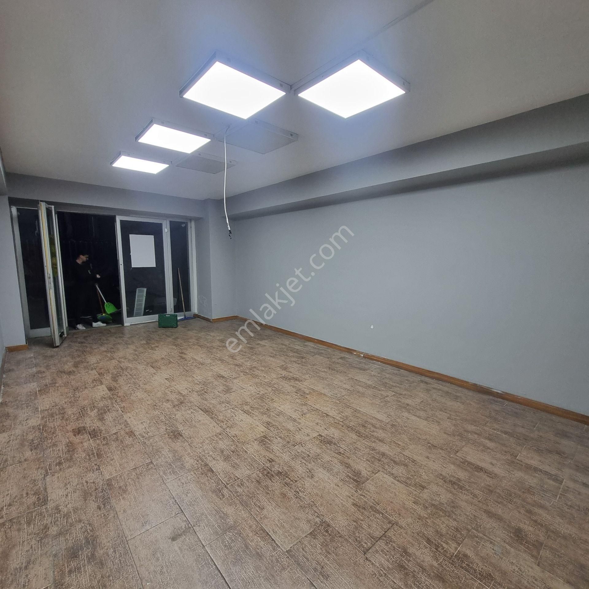 E-5 Üzeri Beyaz Center’da Kiralık Dükkan | 40 M² | - Görsel 10