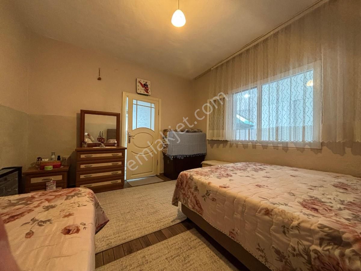 İzmir Selçuk Köşe Konumlu Satılık 2 Katlı Bahçeli Ev - Görsel 13