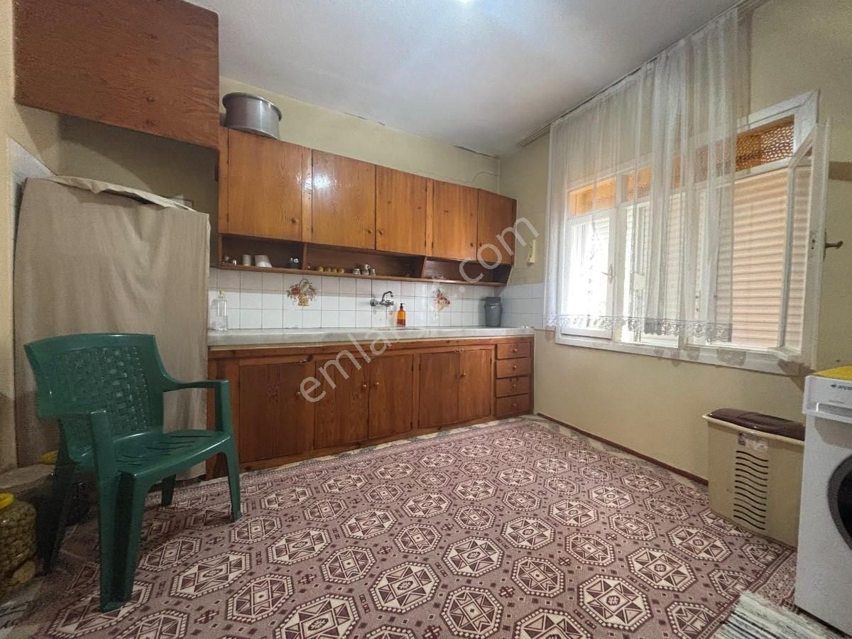 İzmir Selçuk Köşe Konumlu Satılık 2 Katlı Bahçeli Ev - Görsel 4