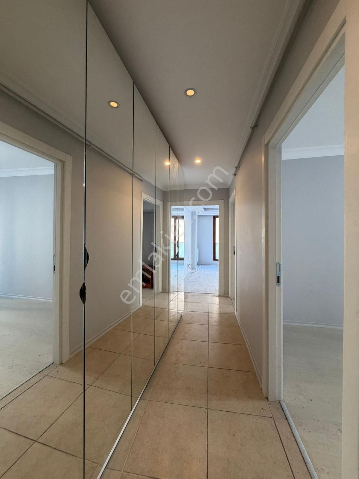 Merkezi Lokasyonda Caddeye Yakın 2+1 Arakat Daire - Görsel 6