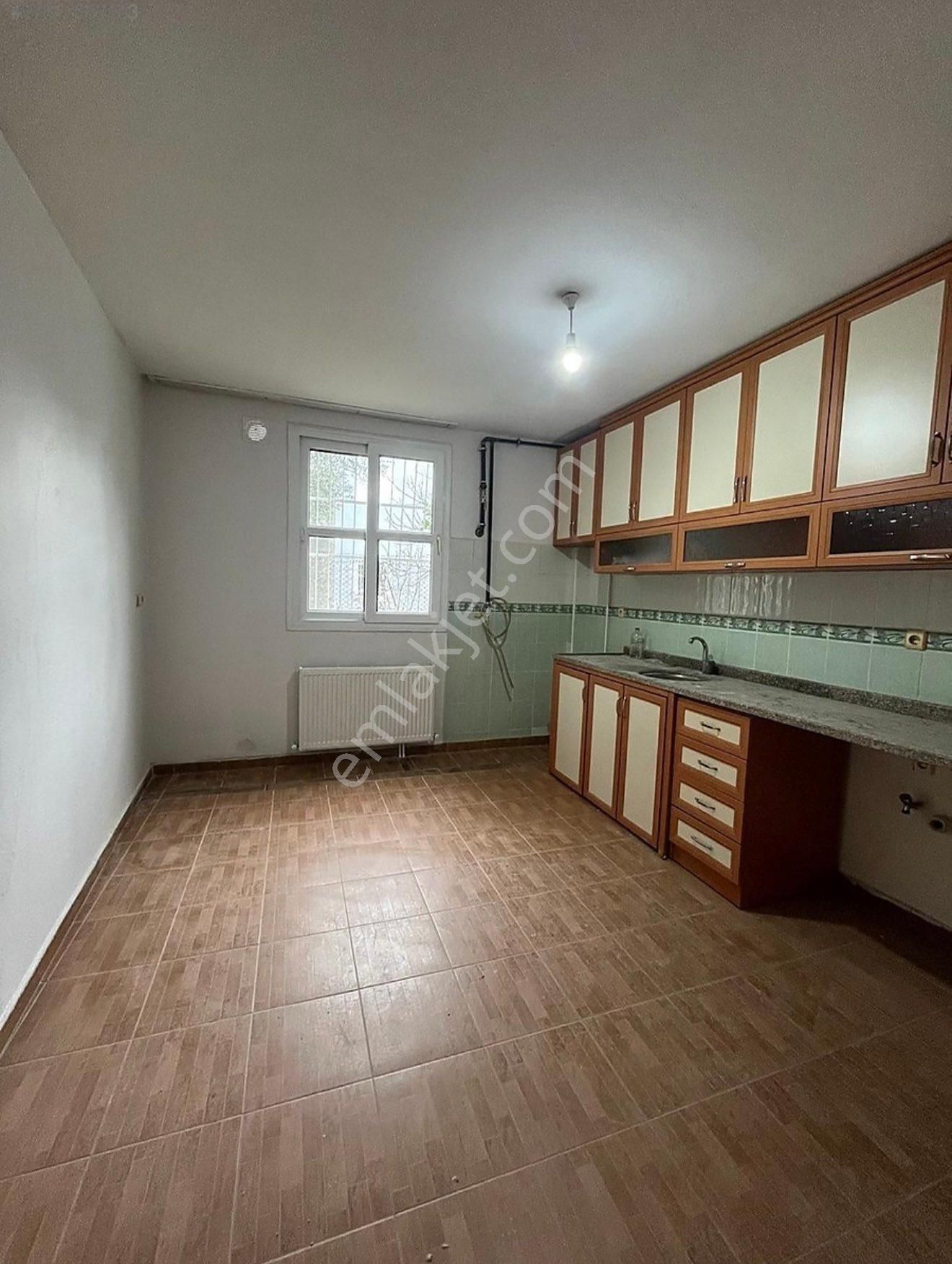 Bahçeşehir Mahallesinde 2+1 Kiralık Müstakil Ev – Geniş Oturumlu