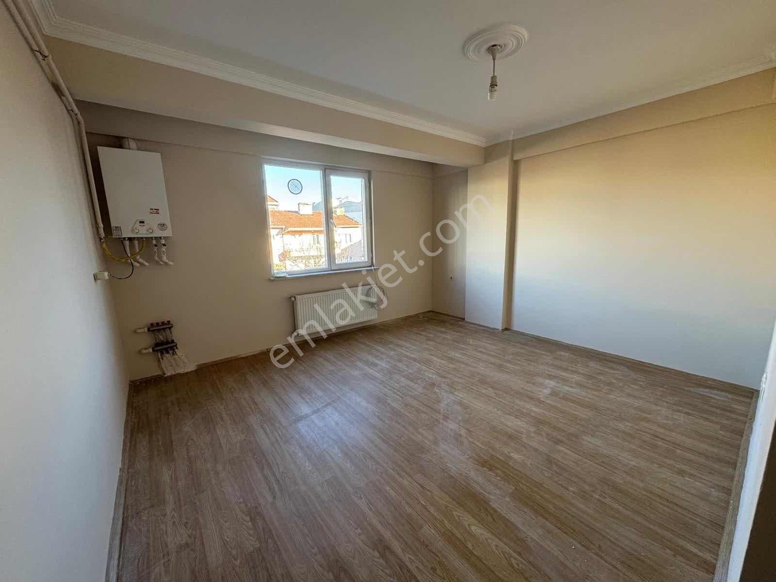 Sütlüce Mah. Eğitimciler Cad. Yanı Arakat Kiralık 1+1 Daire - Görsel 24