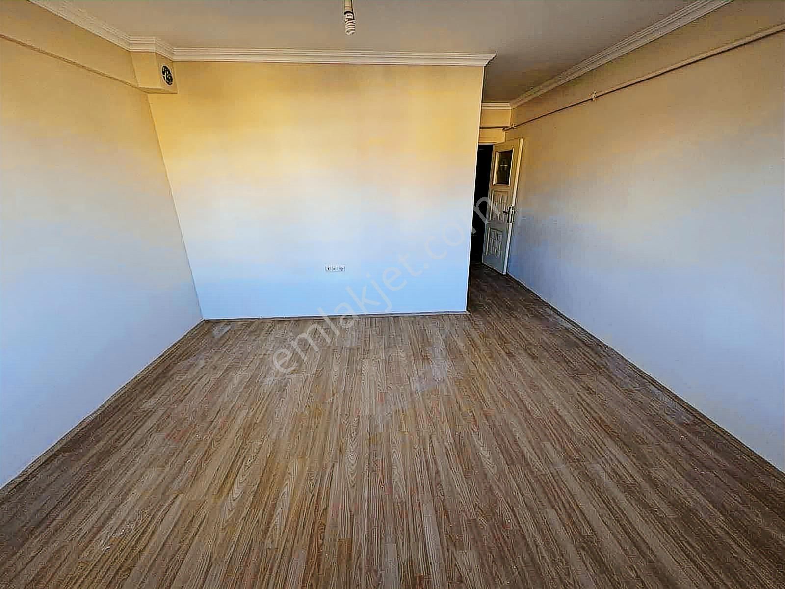 Sütlüce Mah. Eğitimciler Cad. Yanı Arakat Kiralık 1+1 Daire - Görsel 6