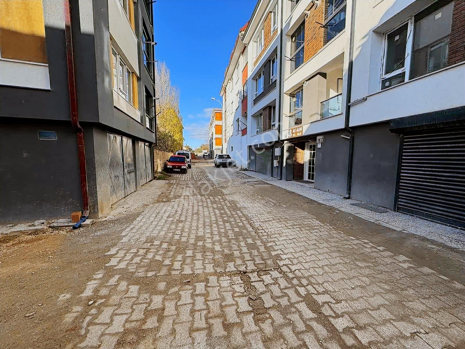 Sütlüce Mah. Eğitimciler Cad. Yanı Arakat Kiralık 1+1 Daire - Görsel 18