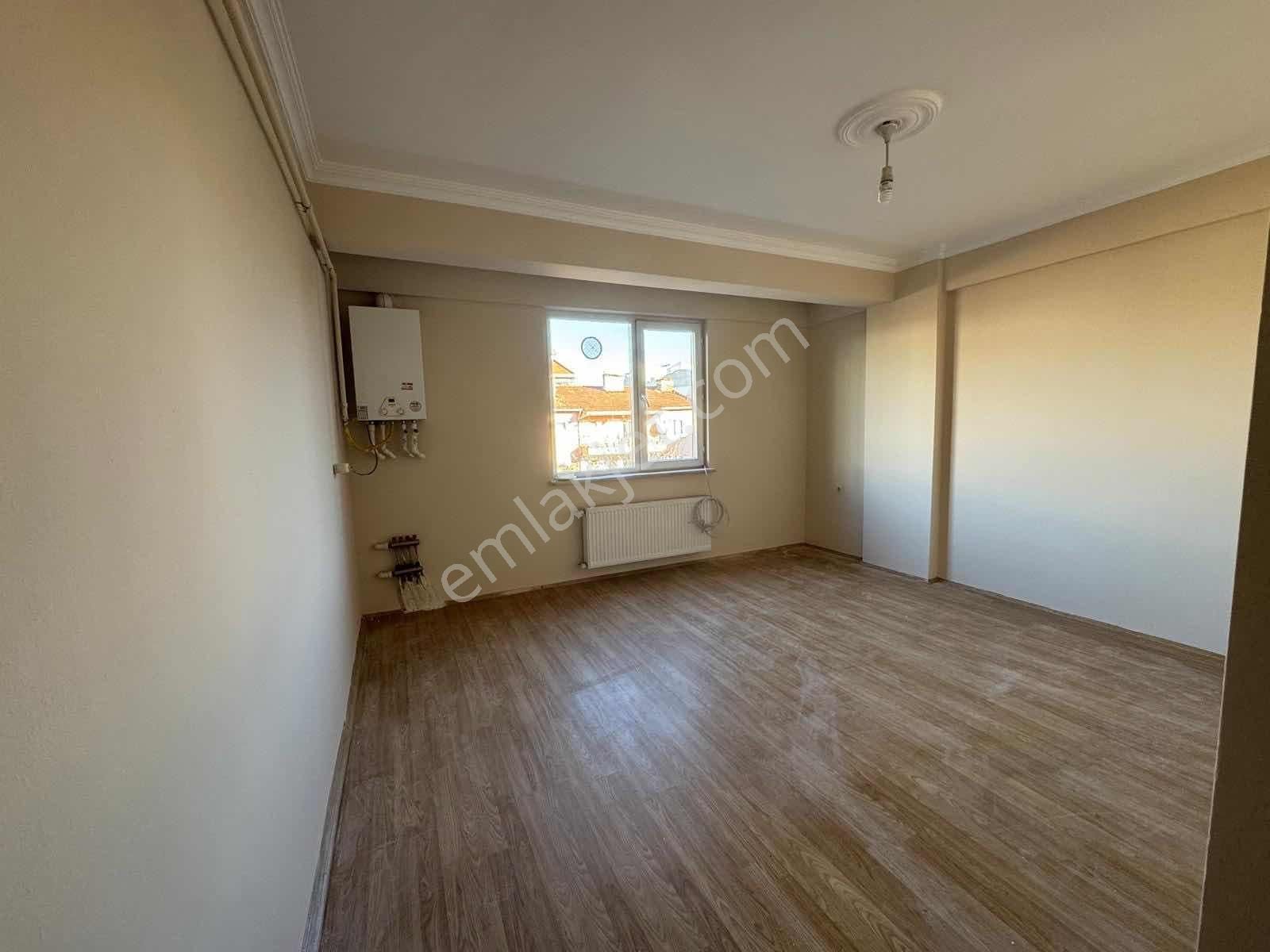 Sütlüce Mah. Eğitimciler Cad. Yanı Arakat Kiralık 1+1 Daire - Görsel 25