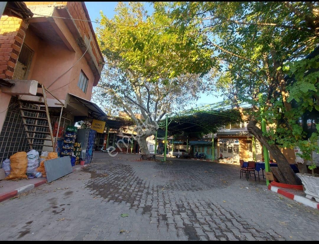 İzmir Kınık 2,5 Kat Köy İmarlı Satılık Arsa (kerpiç Ev)