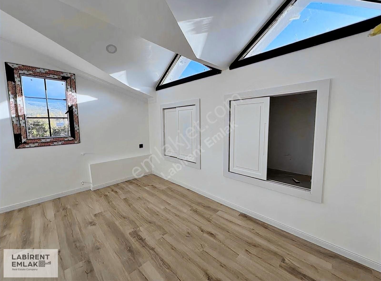 2+1 Kiralık Çatı Dubleks Y.havuzu Ç. Balkon Güneydoğu Cephe - Görsel 14