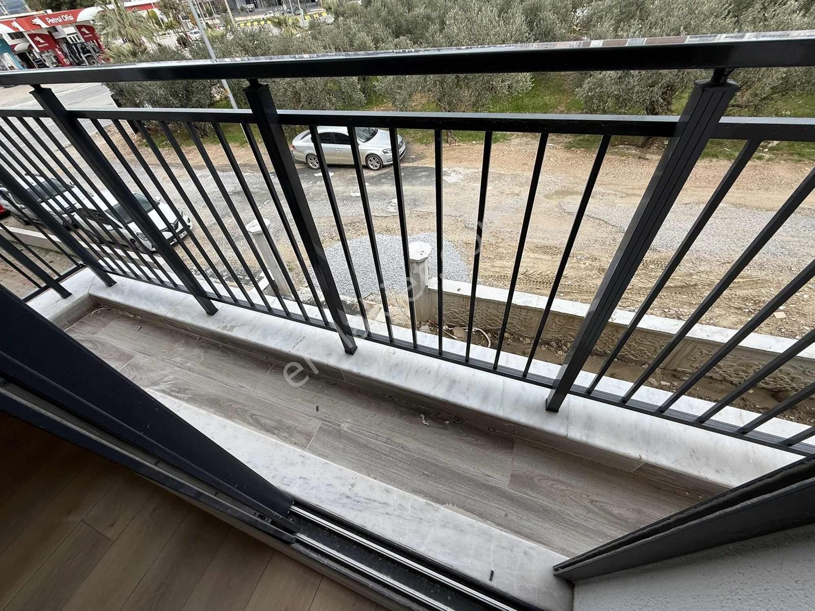 Kuşadası Davutlar Nezih Lokasyonda Satılık 1+1 Daire - Görsel 3