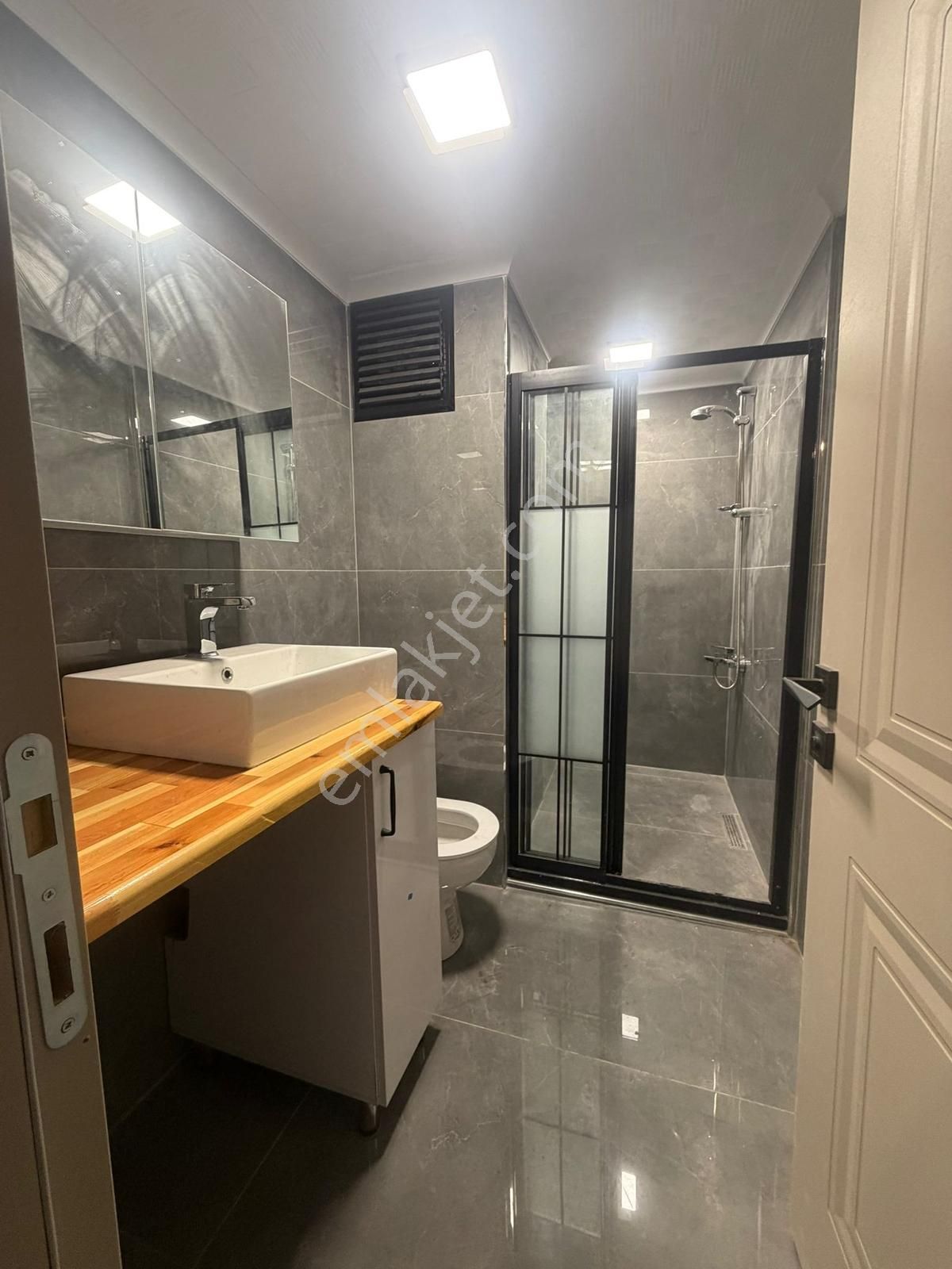 Güzelyurt Mahallesi Metrobüse Yakın Cadde Üzeri 2+1 Kiralık - Görsel 10