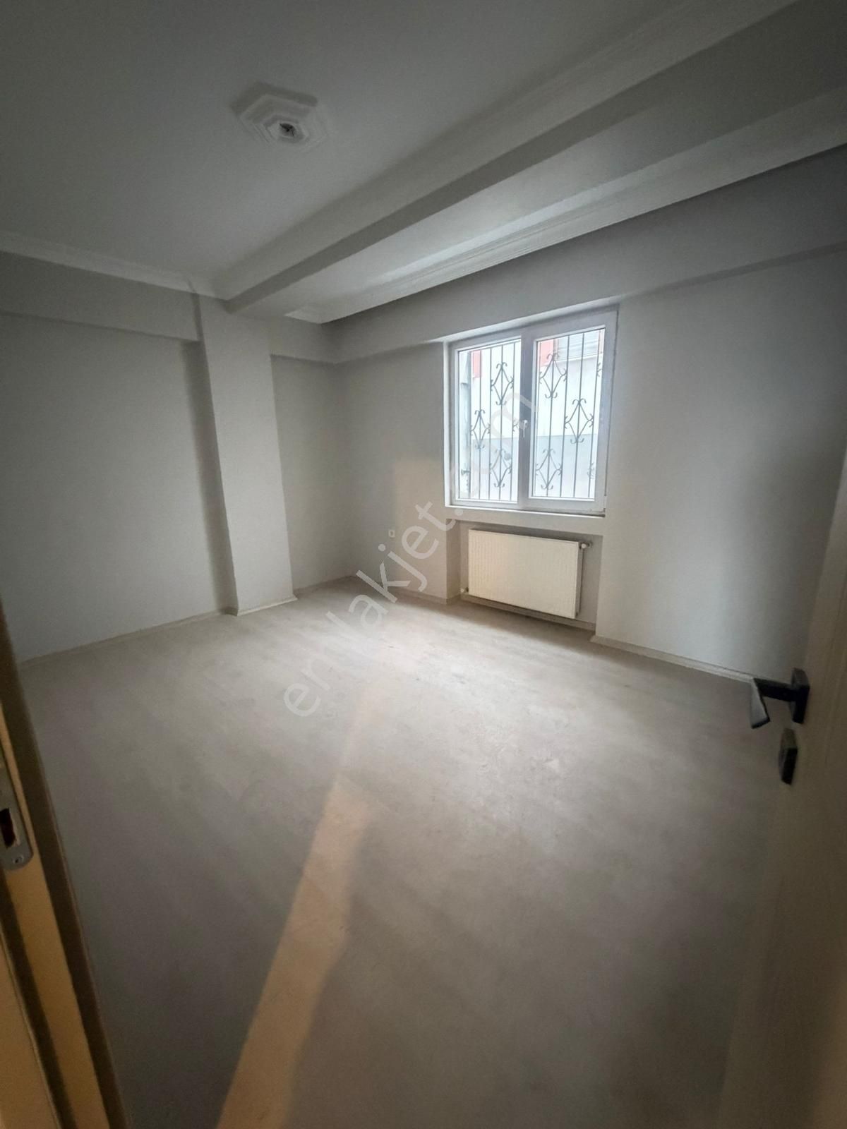 Güzelyurt Mahallesi Metrobüse Yakın Cadde Üzeri 2+1 Kiralık - Görsel 2