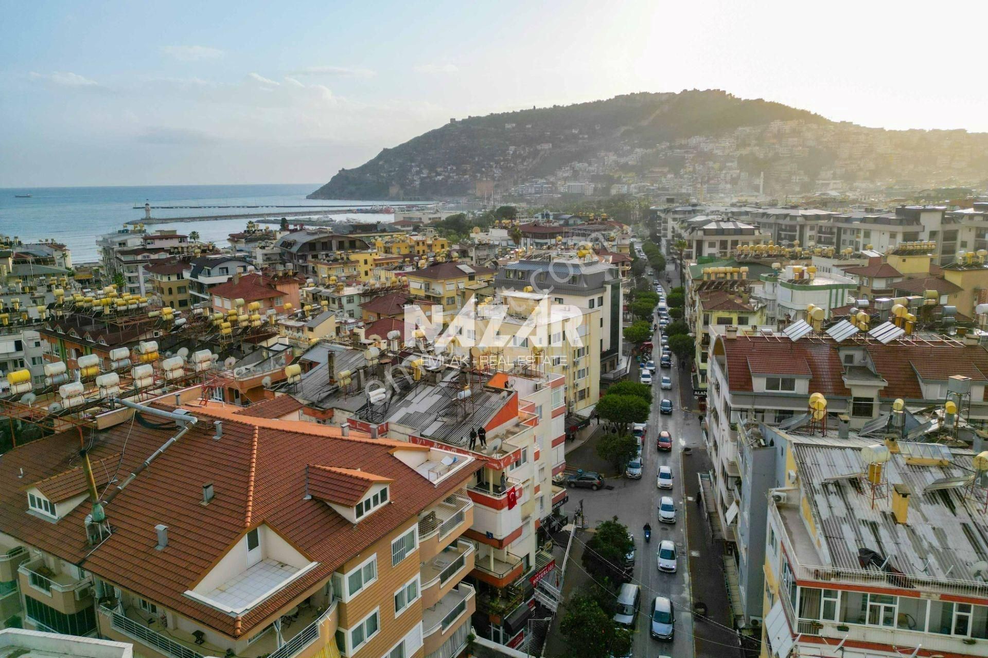 Alanya Merkez Güllerpınarı’nda Satılık 2+1 Geniş Daire