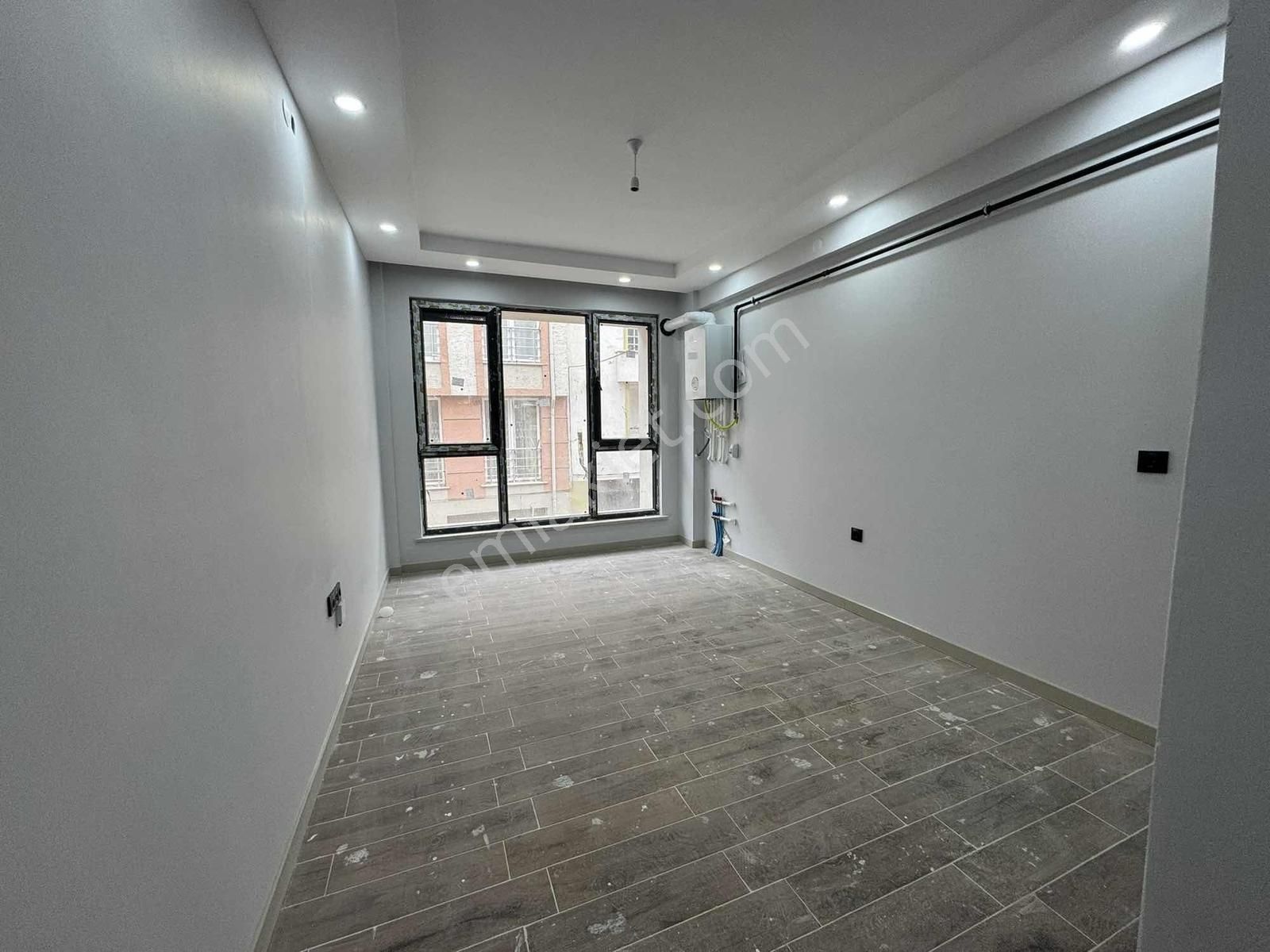 Sütlüce Mahallesi İçem Kapısı Yanı Asansörlü Kiralık 1+1 Daire