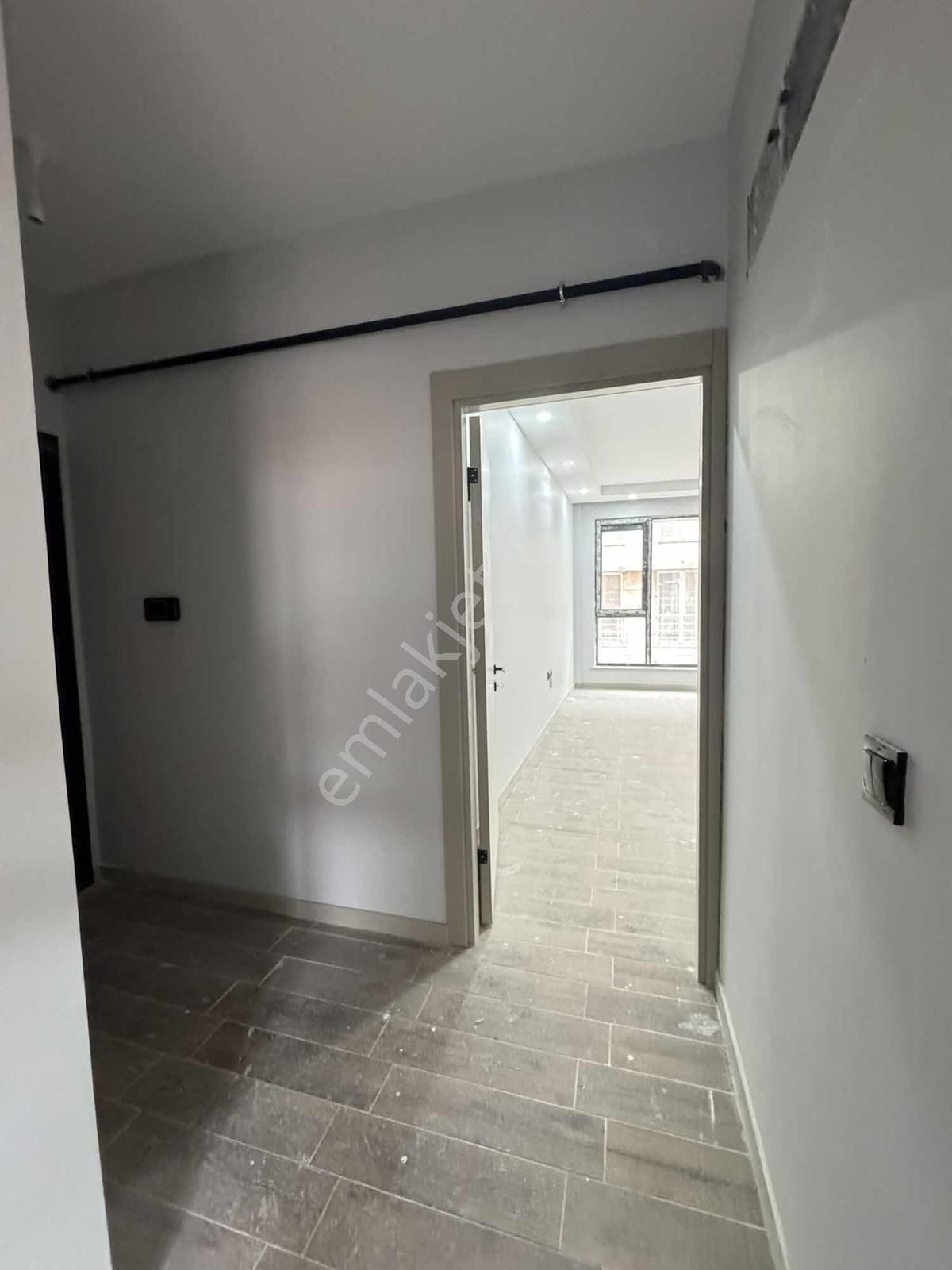 Sütlüce Mahallesi İçem Kapısı Yanı Asansörlü Kiralık 1+1 Daire - Görsel 5