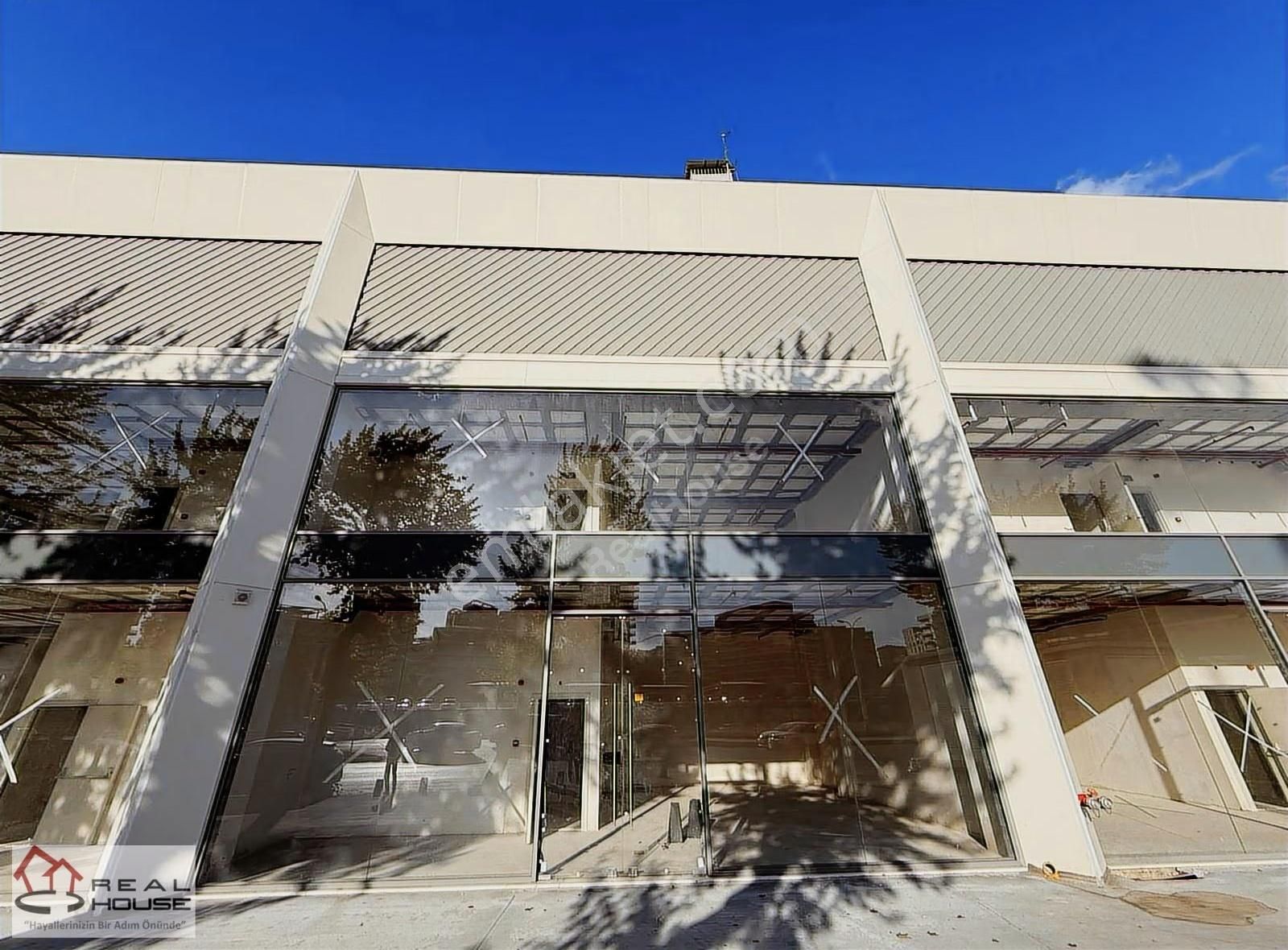 Real House / Ticaretin Merkezinde Kiralık Mağaza Dükkan - Görsel 12