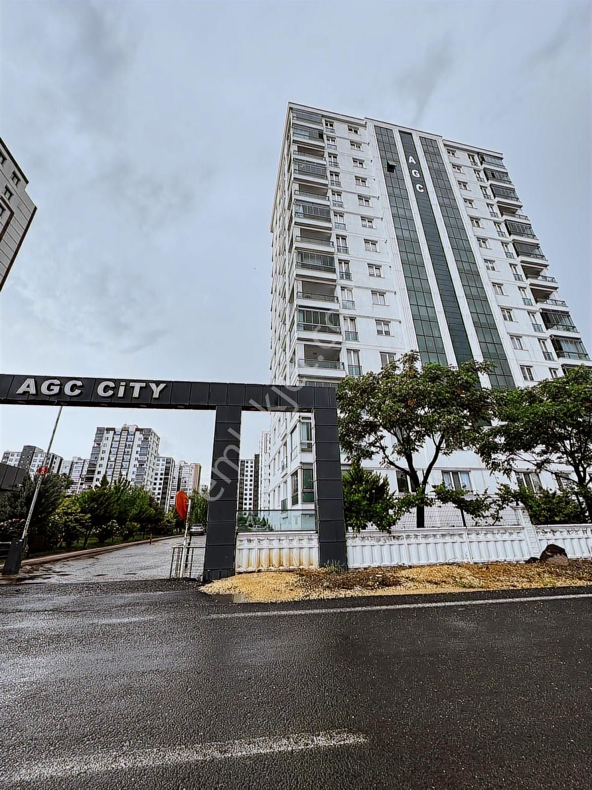 Güneş Gayrimenkul Den Acil Satılık Agc Yapı Mastfroş 4,5+1 Daire