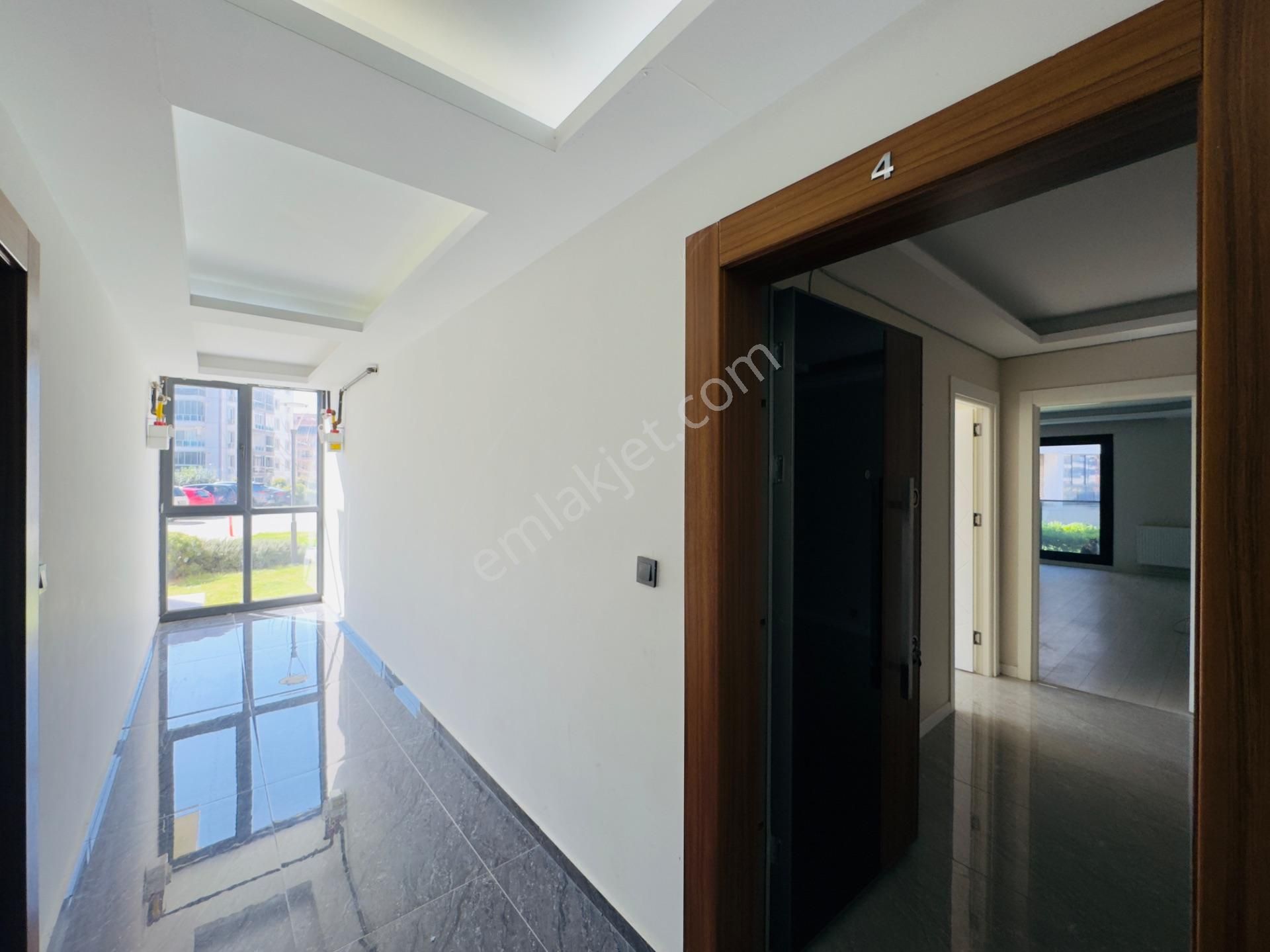 Flora Park Evleri Sitesinde 3+1 Bahçe Katı Kiralık Köşe Daire - Görsel 3