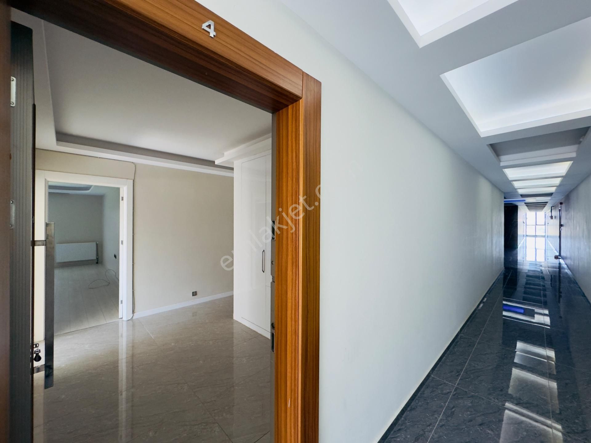 Flora Park Evleri Sitesinde 3+1 Bahçe Katı Kiralık Köşe Daire - Görsel 4