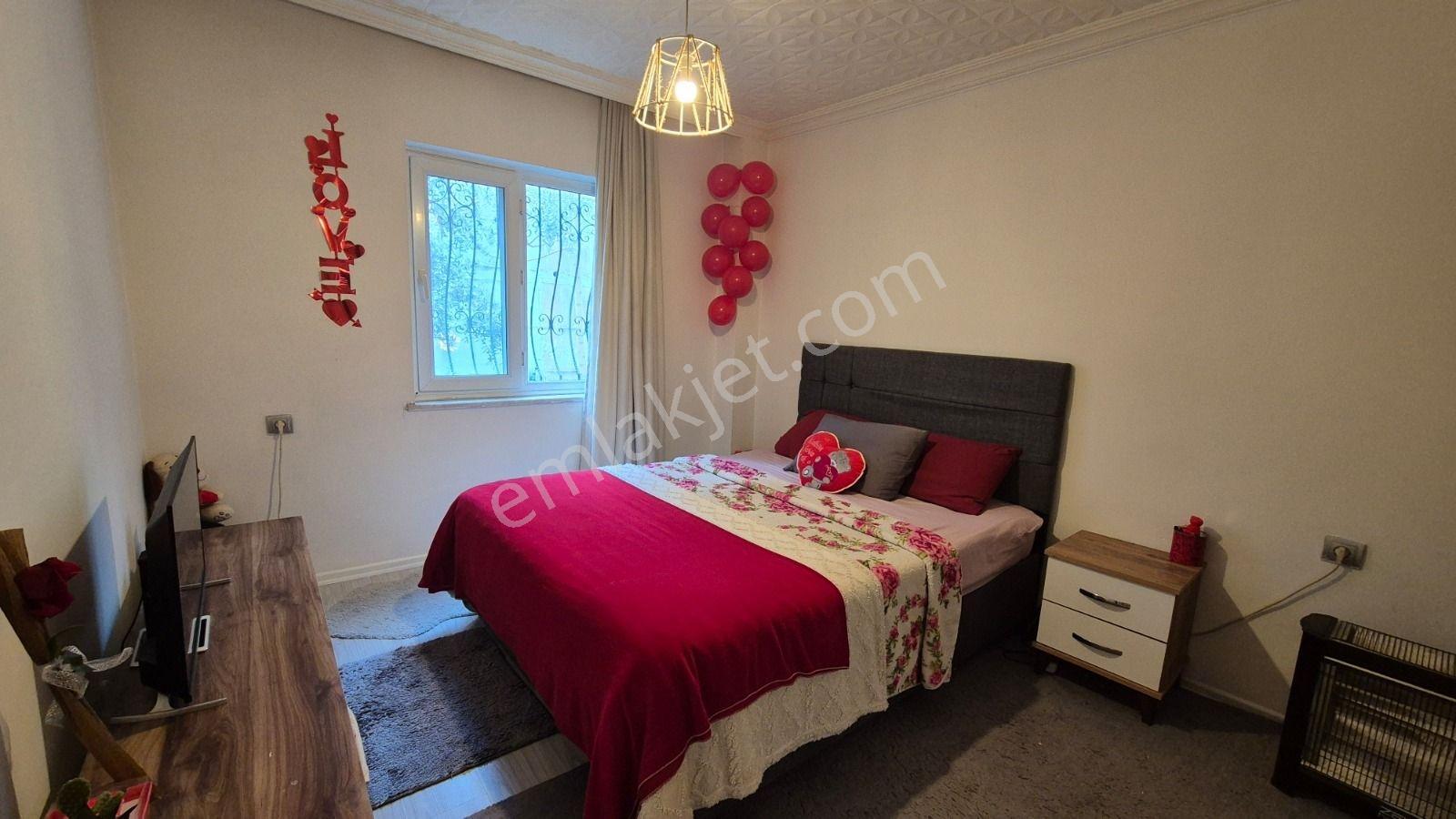 Kuşadası Merkezde, Çarşıya Yürüyüş Mesafesinde 3+1 Satılık Daire - Görsel 20