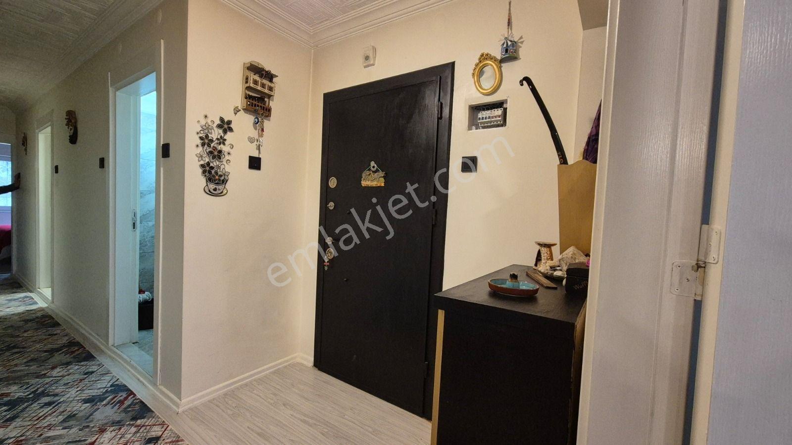 Kuşadası Merkezde, Çarşıya Yürüyüş Mesafesinde 3+1 Satılık Daire - Görsel 10