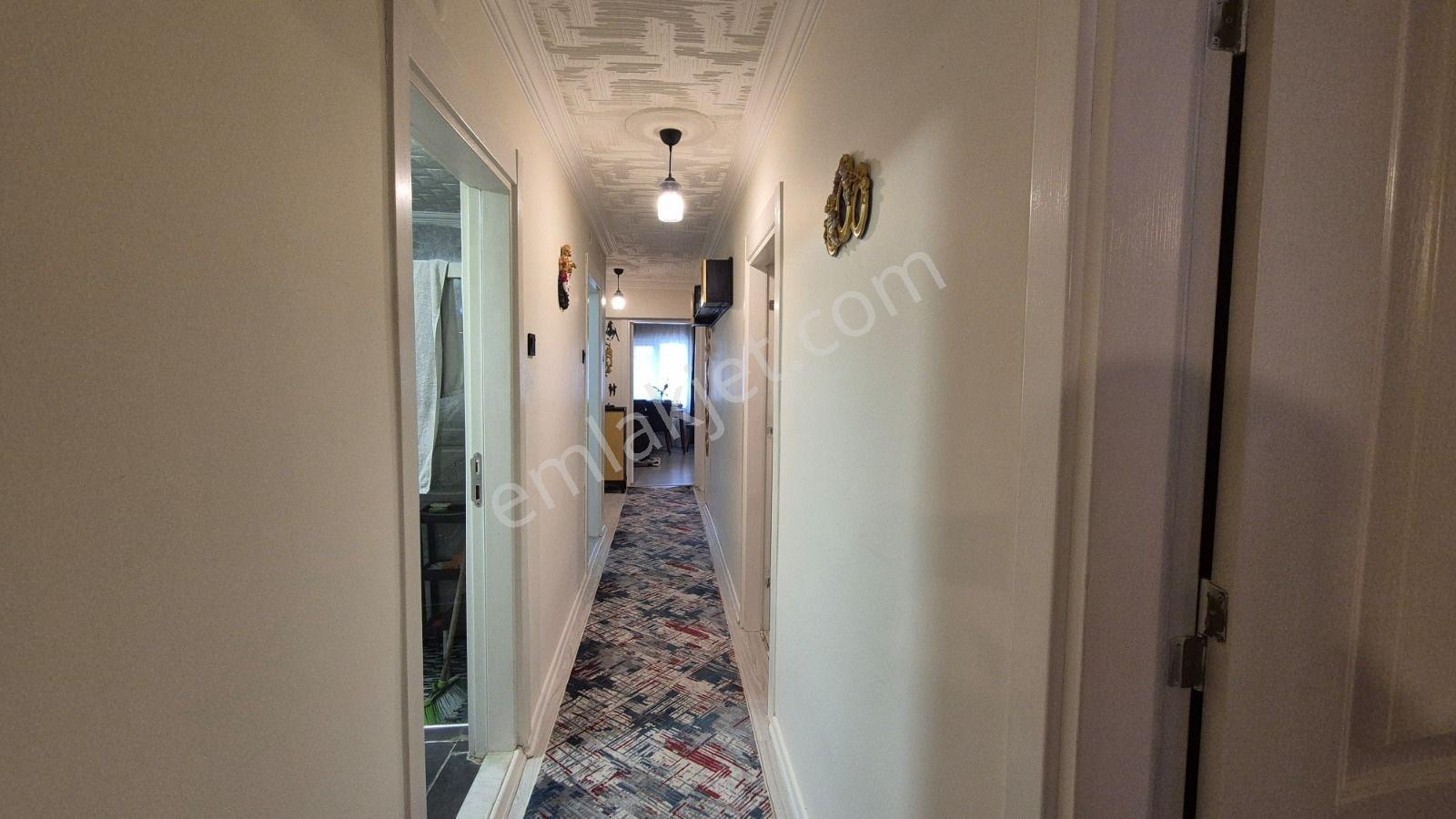 Kuşadası Merkezde, Çarşıya Yürüyüş Mesafesinde 3+1 Satılık Daire - Görsel 11