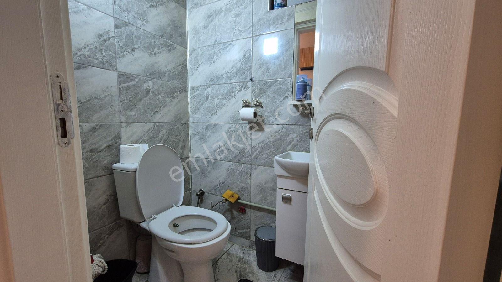 Kuşadası Merkezde, Çarşıya Yürüyüş Mesafesinde 3+1 Satılık Daire - Görsel 23