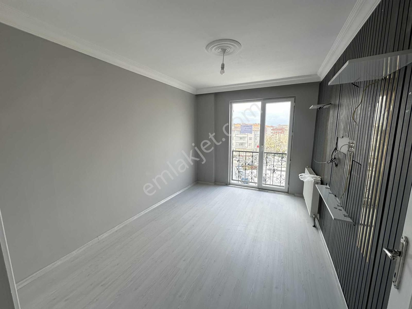 Kapaklı Belediye Meydanında Kiralık 3+1 Daire - Görsel 10