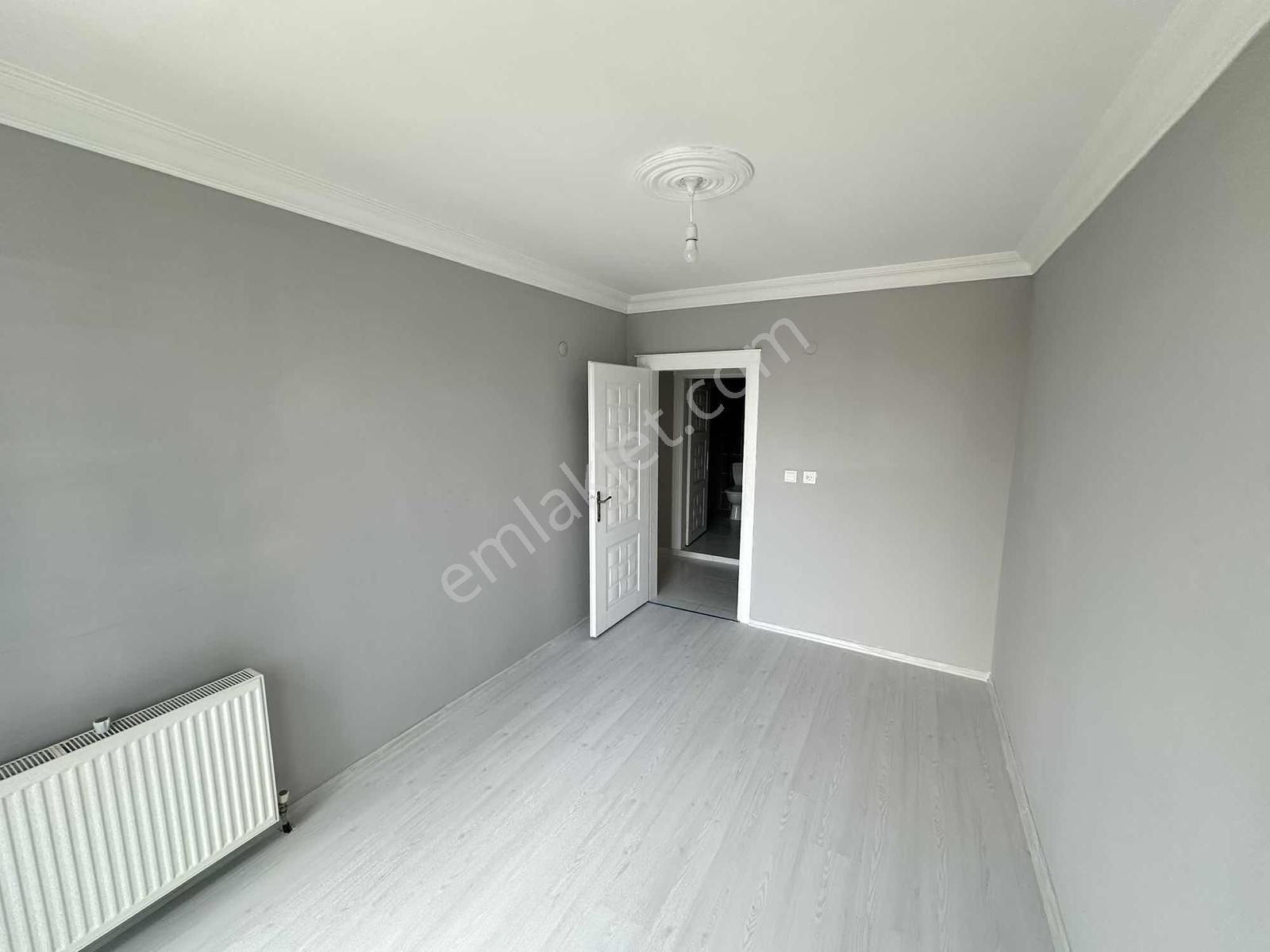 Kapaklı Belediye Meydanında Kiralık 3+1 Daire - Görsel 4
