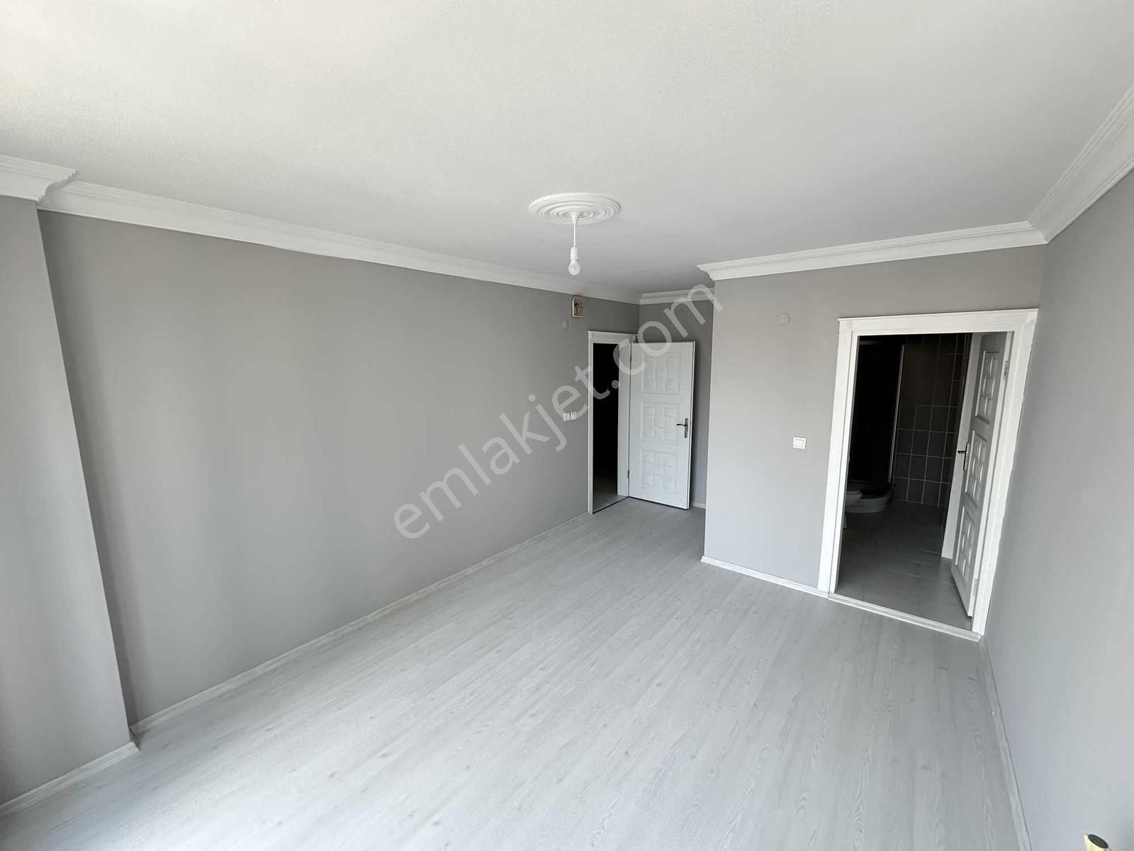 Kapaklı Belediye Meydanında Kiralık 3+1 Daire - Görsel 13