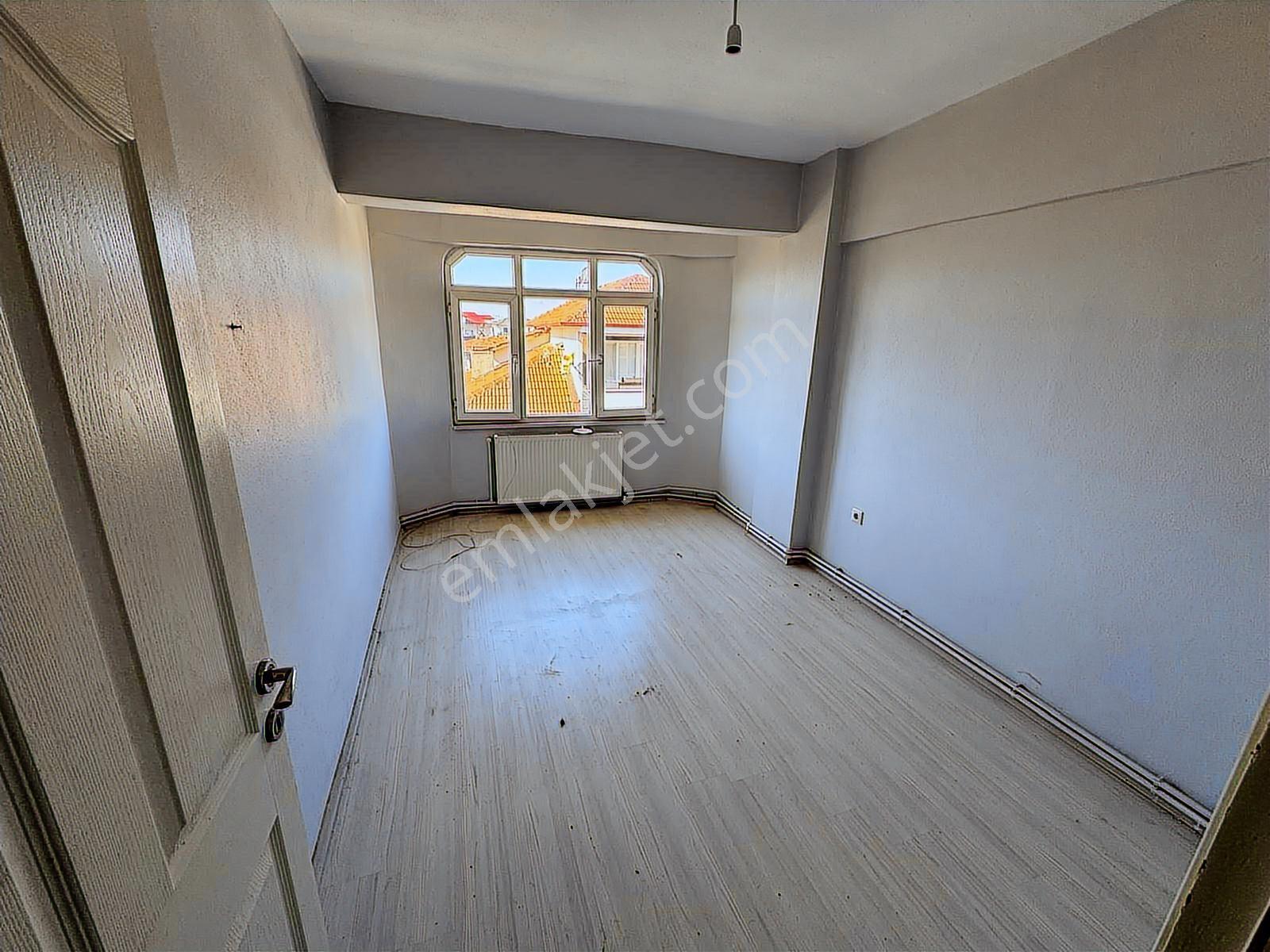 Ömercikler Çarşı Merkez'de Kiralık 2+1 Daire 3.kat Akyazı - Görsel 6