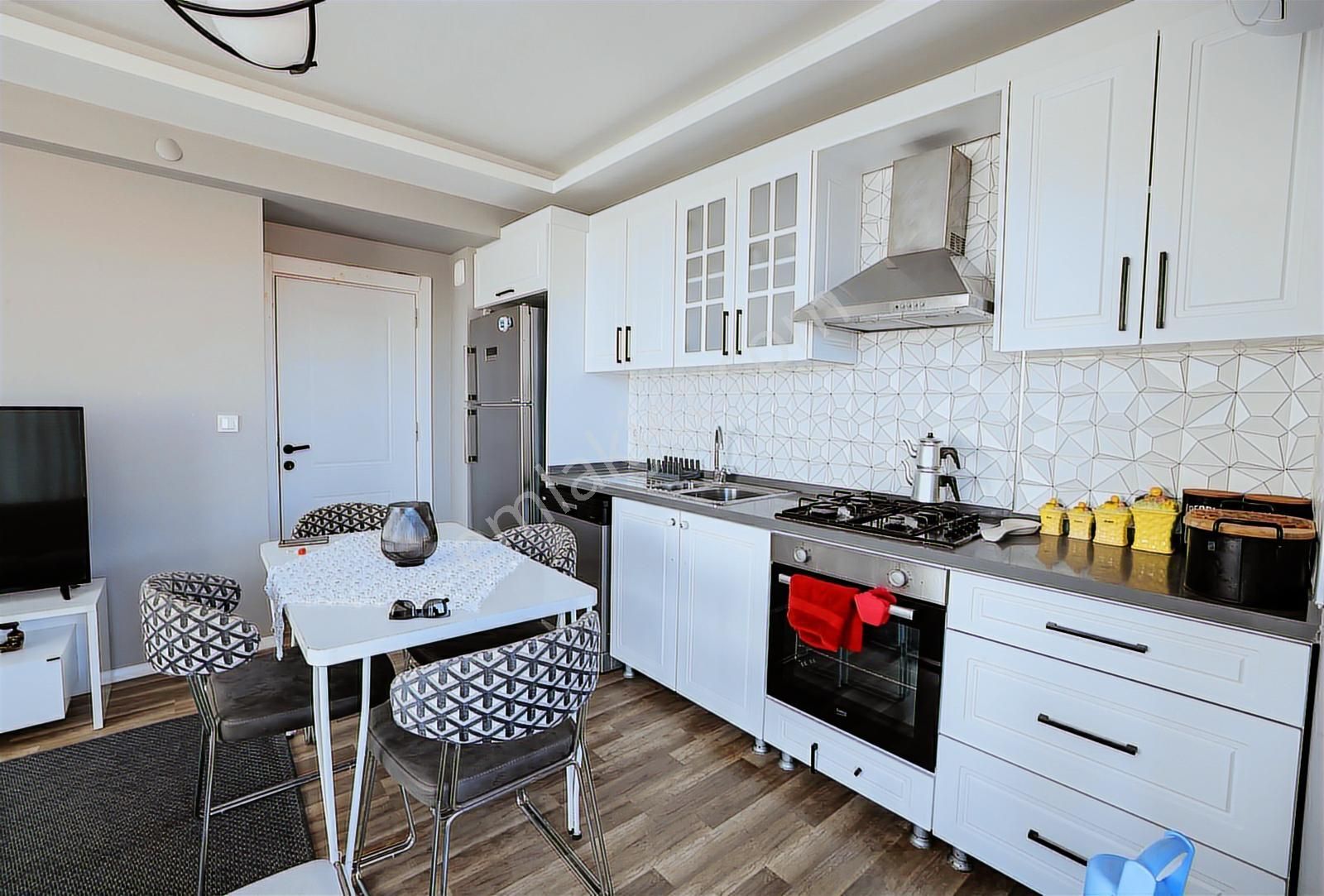 Foça Yenibağarası Mah.eşyalı Kiralık 2+1 Daire - Görsel 8