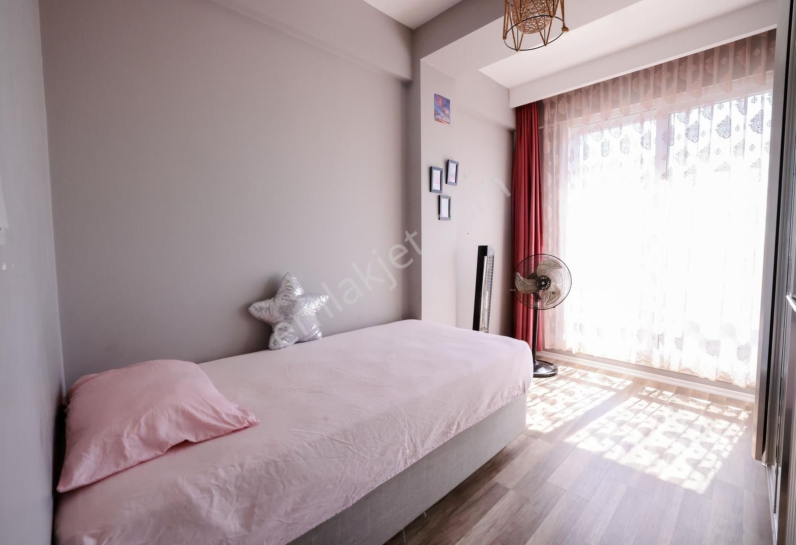 Foça Yenibağarası Mah.eşyalı Kiralık 2+1 Daire - Görsel 19