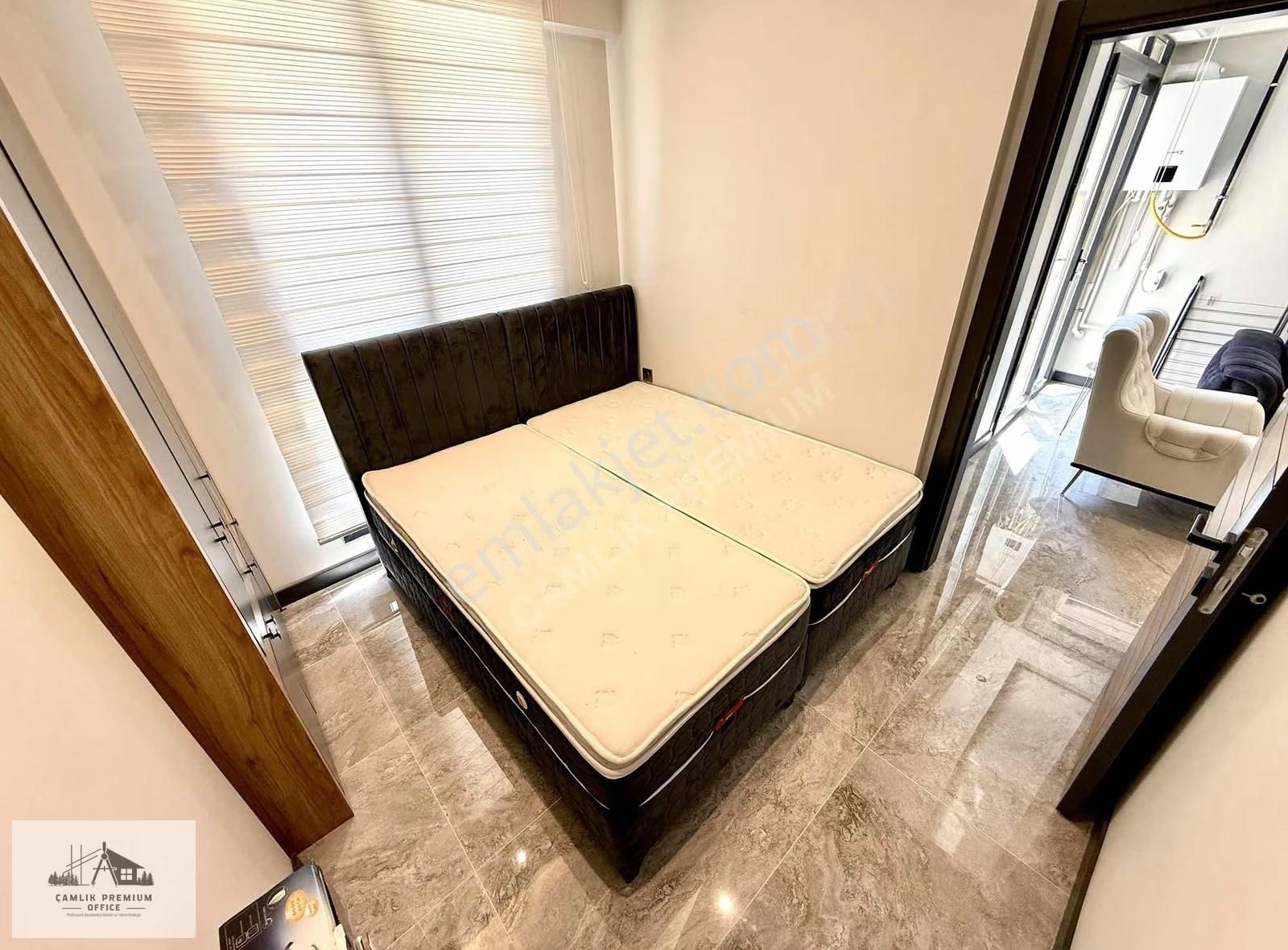 Kınıklı Yunusemre'de Arakat Balkonlu Full Eşyalı Lüks 1+1 Apart - Görsel 3