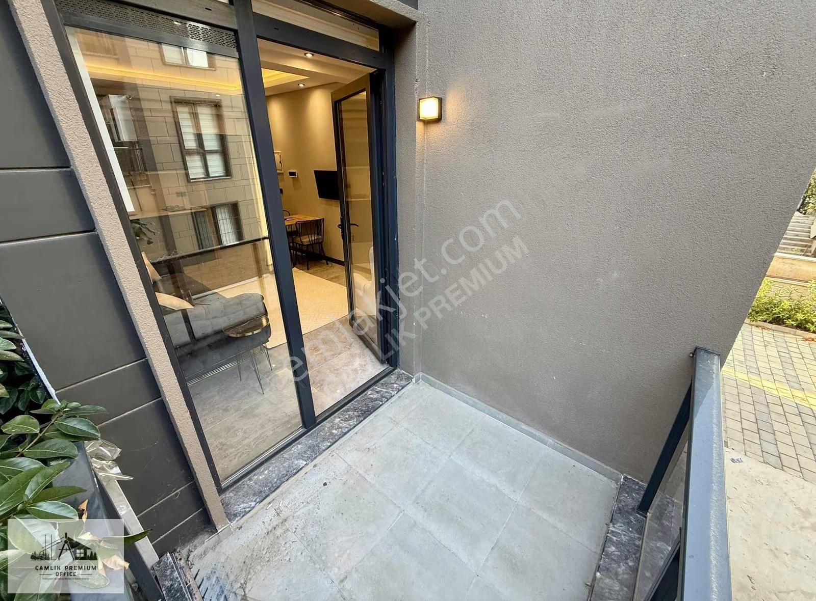 Kınıklı Yunusemre'de Arakat Balkonlu Full Eşyalı Lüks 1+1 Apart - Görsel 4