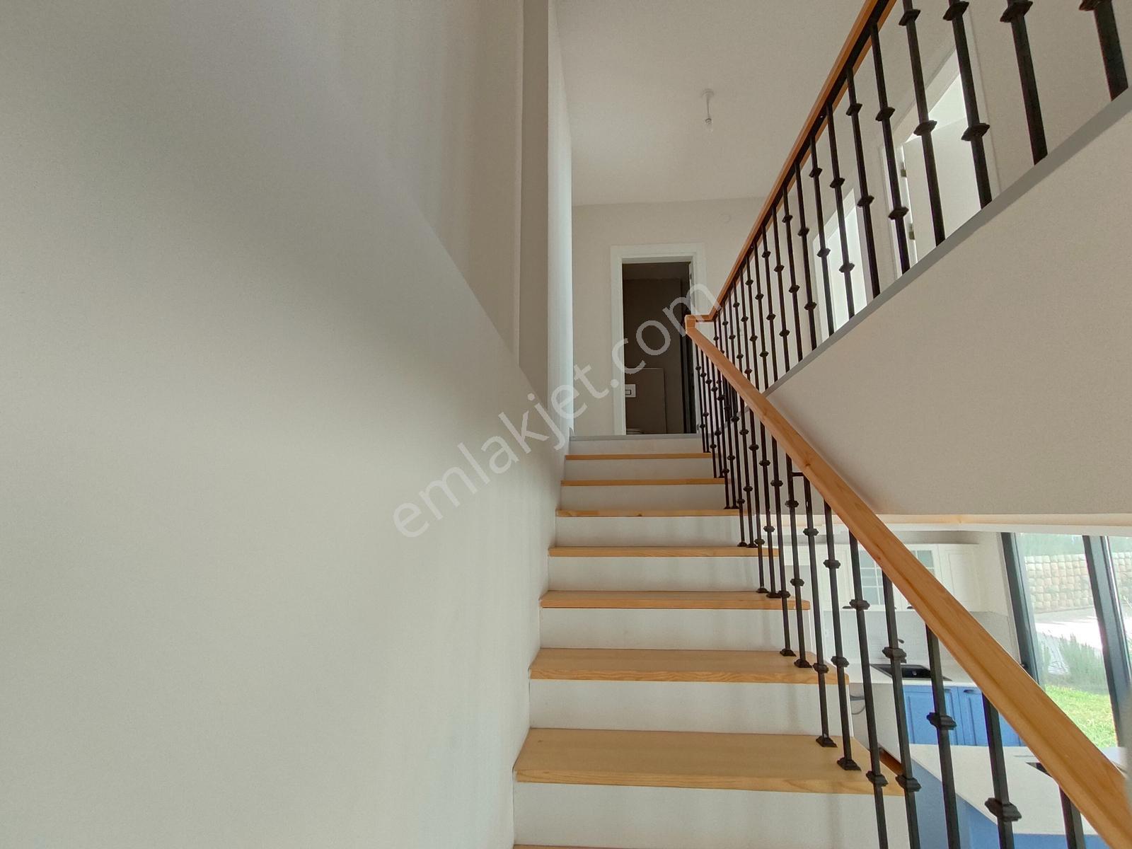 Gömeç Keremköy'de Havuzlu Site İçerisinde 3+1 Satılık Villa - Görsel 6