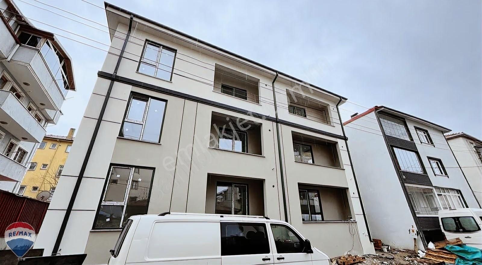 Remax Maviden Hızırtepede 3+1 3.kat 125 M2 Sıfır Daire