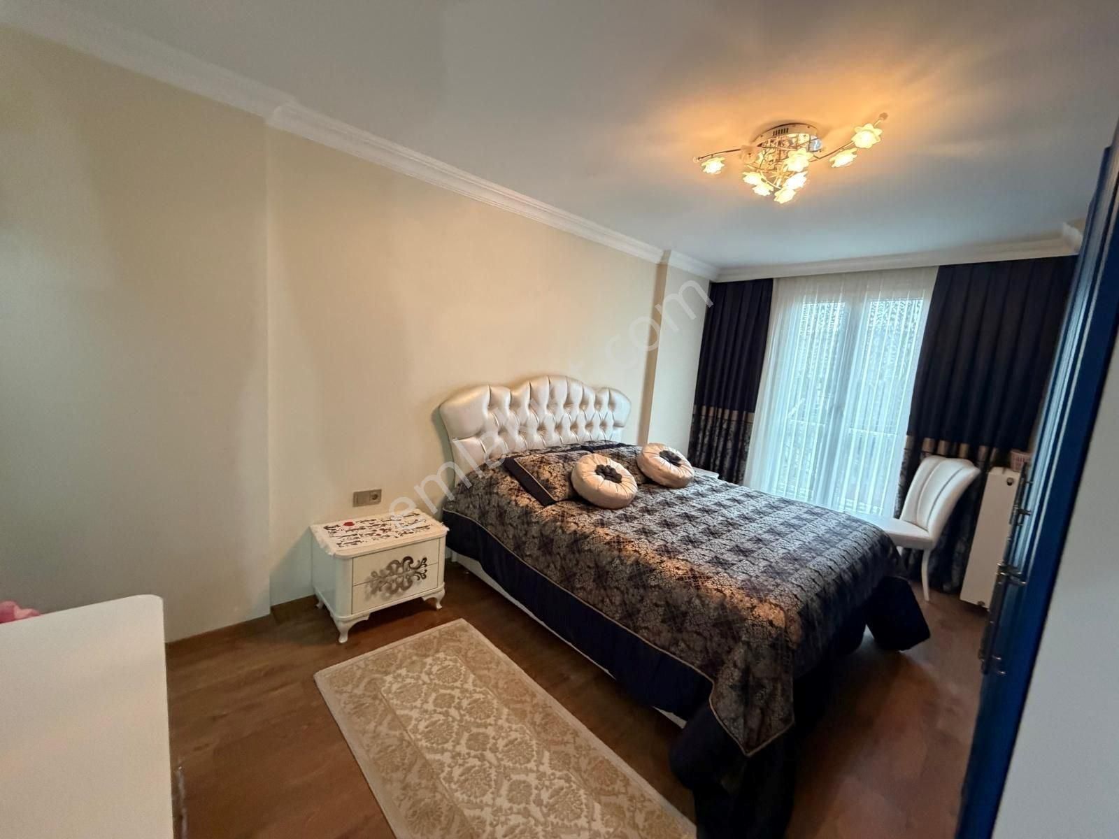 Beylikdüzü Marmara Mahallesinde 3+1 155 M2 İçi Bakımlı Satılık Daire Oturuma Hazırdır - Görsel 23