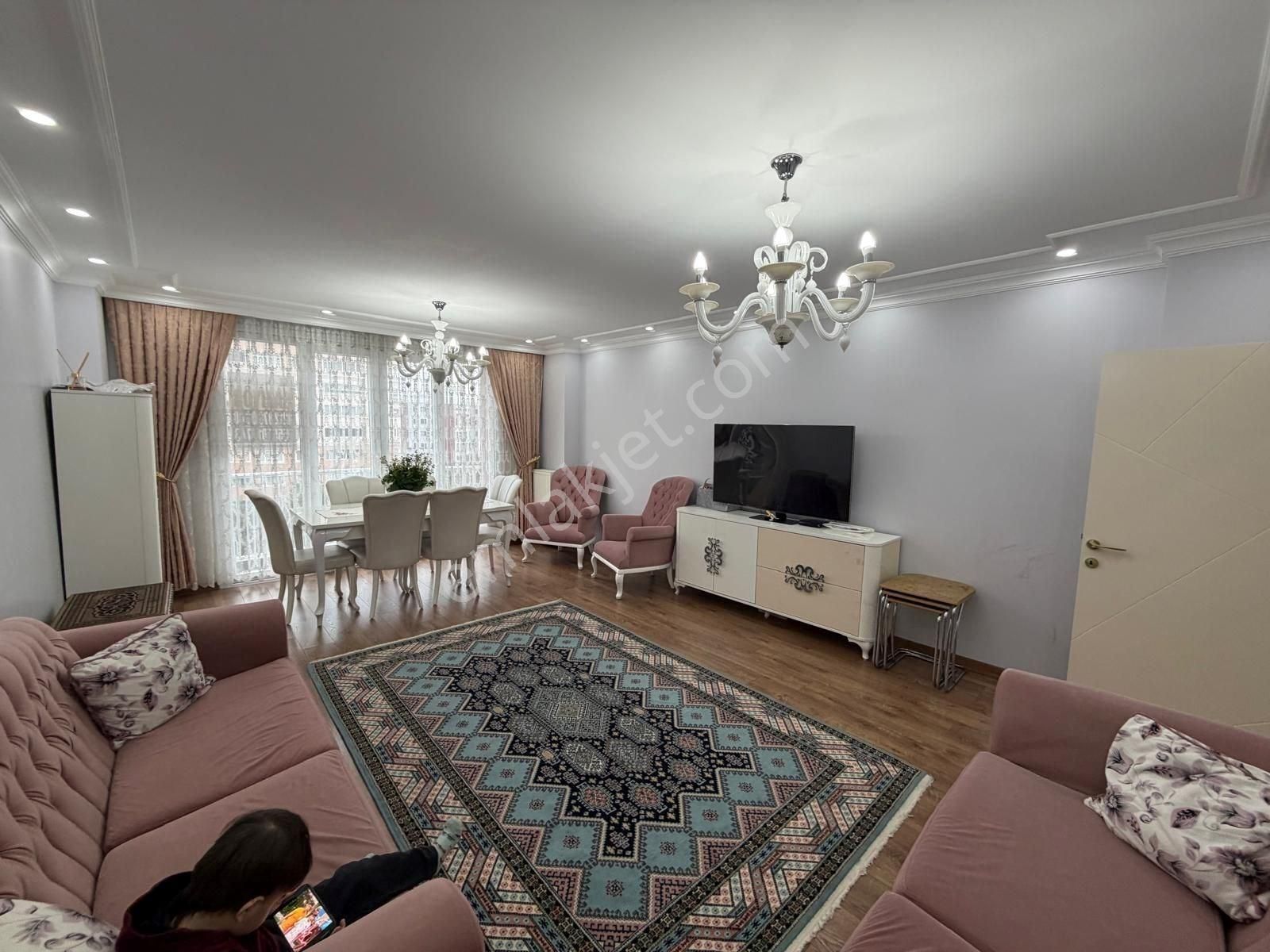 Beylikdüzü Marmara Mahallesinde 3+1 155 M2 İçi Bakımlı Satılık Daire Oturuma Hazırdır - Görsel 6