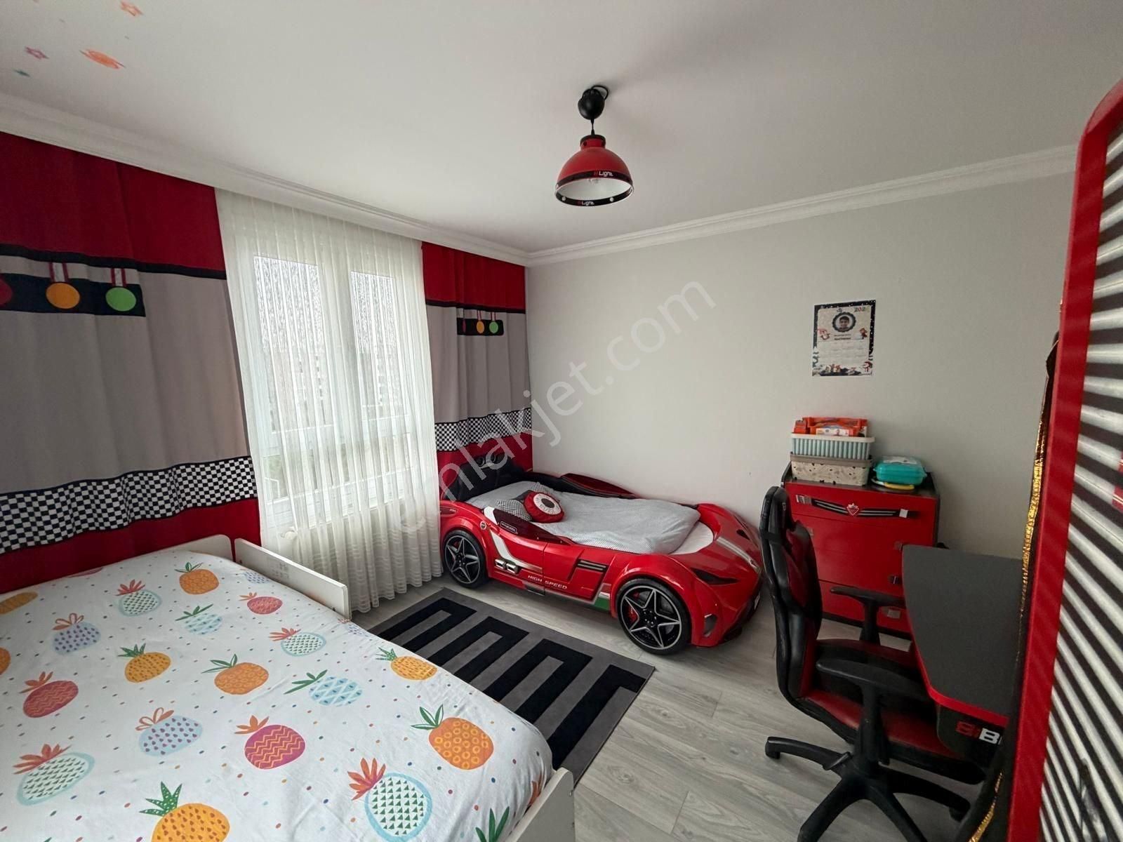 Beylikdüzü Marmara Mahallesinde 3+1 155 M2 İçi Bakımlı Satılık Daire Oturuma Hazırdır - Görsel 17