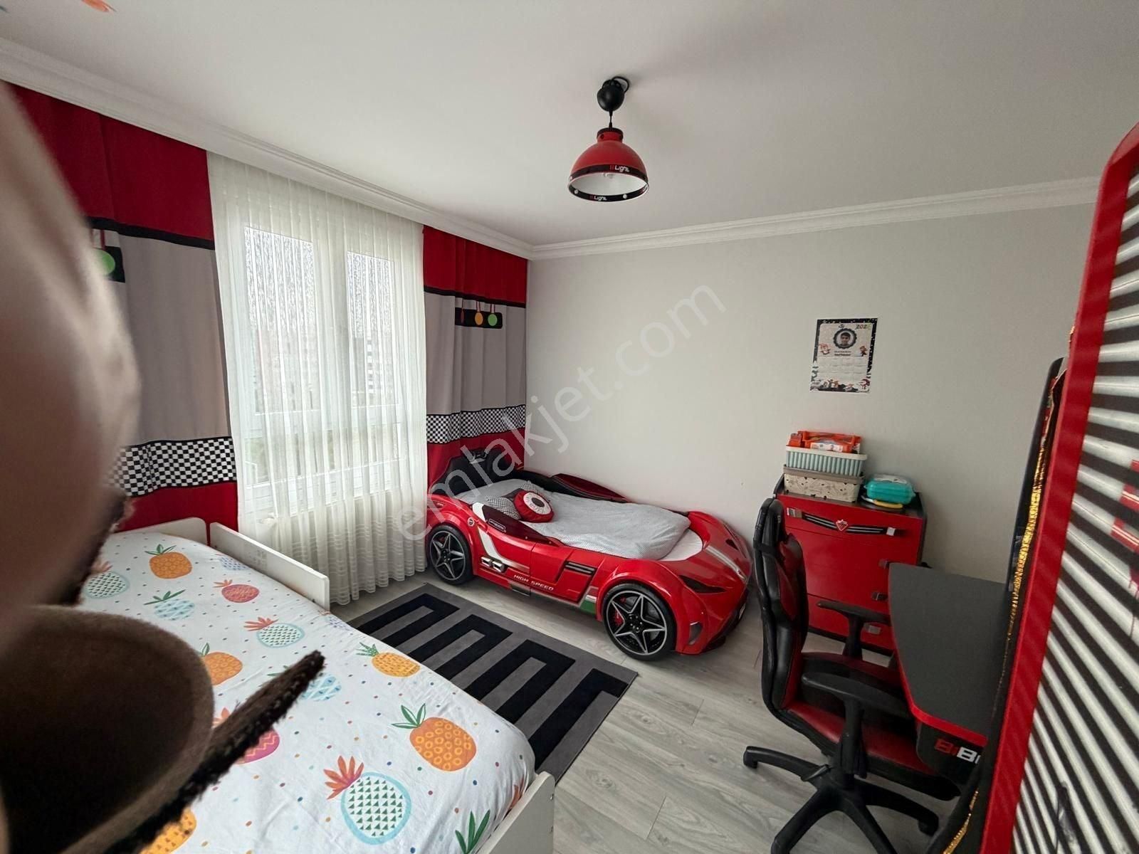 Beylikdüzü Marmara Mahallesinde 3+1 155 M2 İçi Bakımlı Satılık Daire Oturuma Hazırdır - Görsel 16