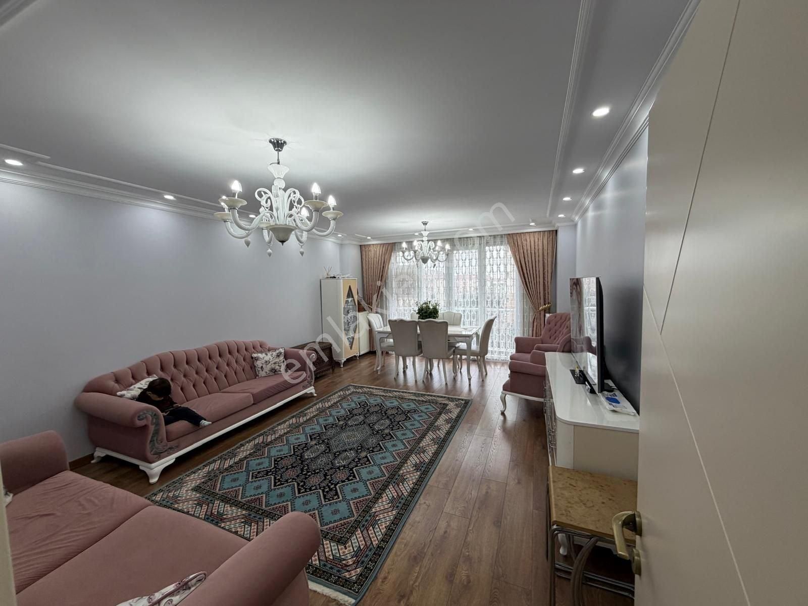 Beylikdüzü Marmara Mahallesinde 3+1 155 M2 İçi Bakımlı Satılık Daire Oturuma Hazırdır - Görsel 7