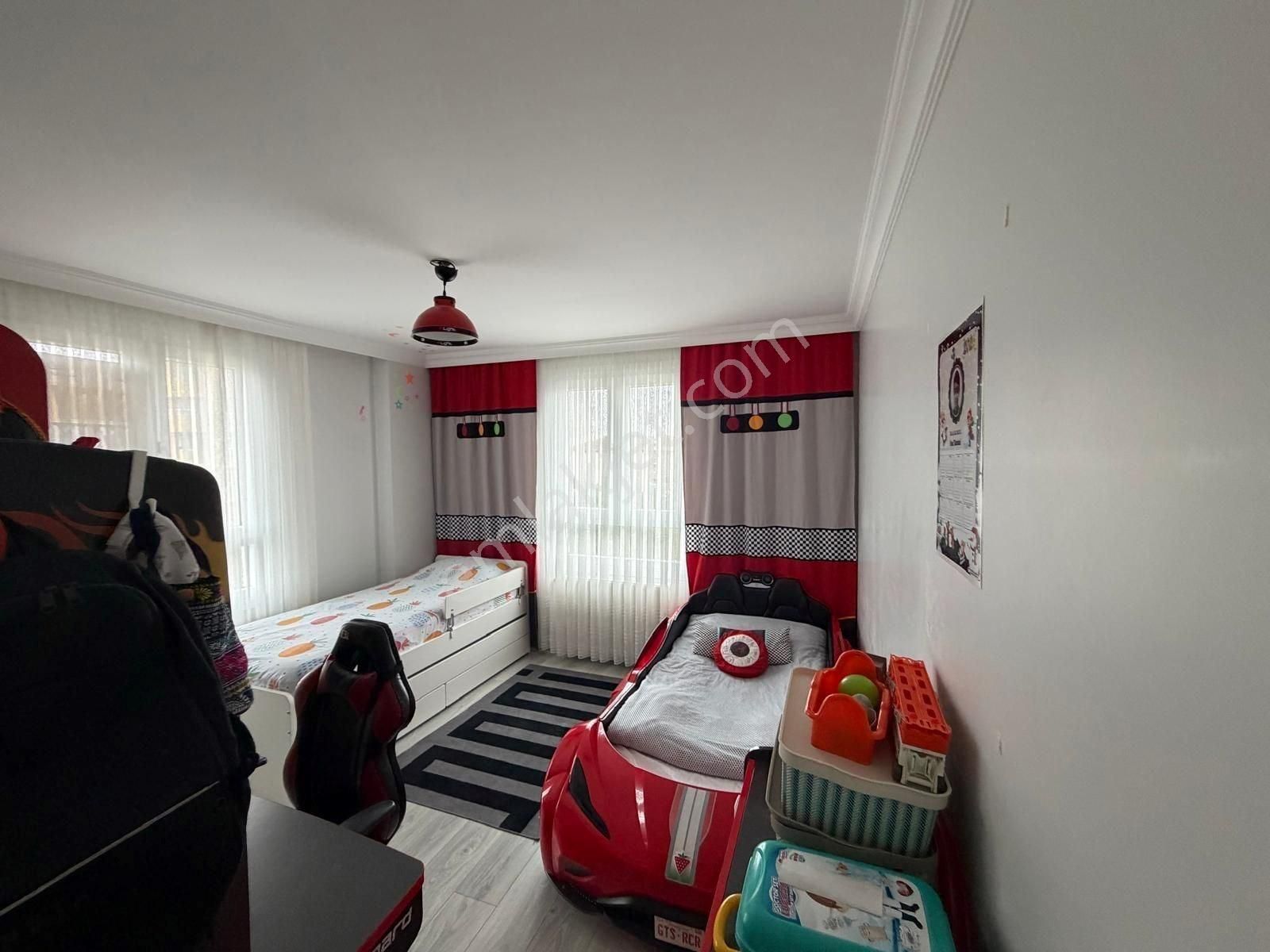 Beylikdüzü Marmara Mahallesinde 3+1 155 M2 İçi Bakımlı Satılık Daire Oturuma Hazırdır - Görsel 15