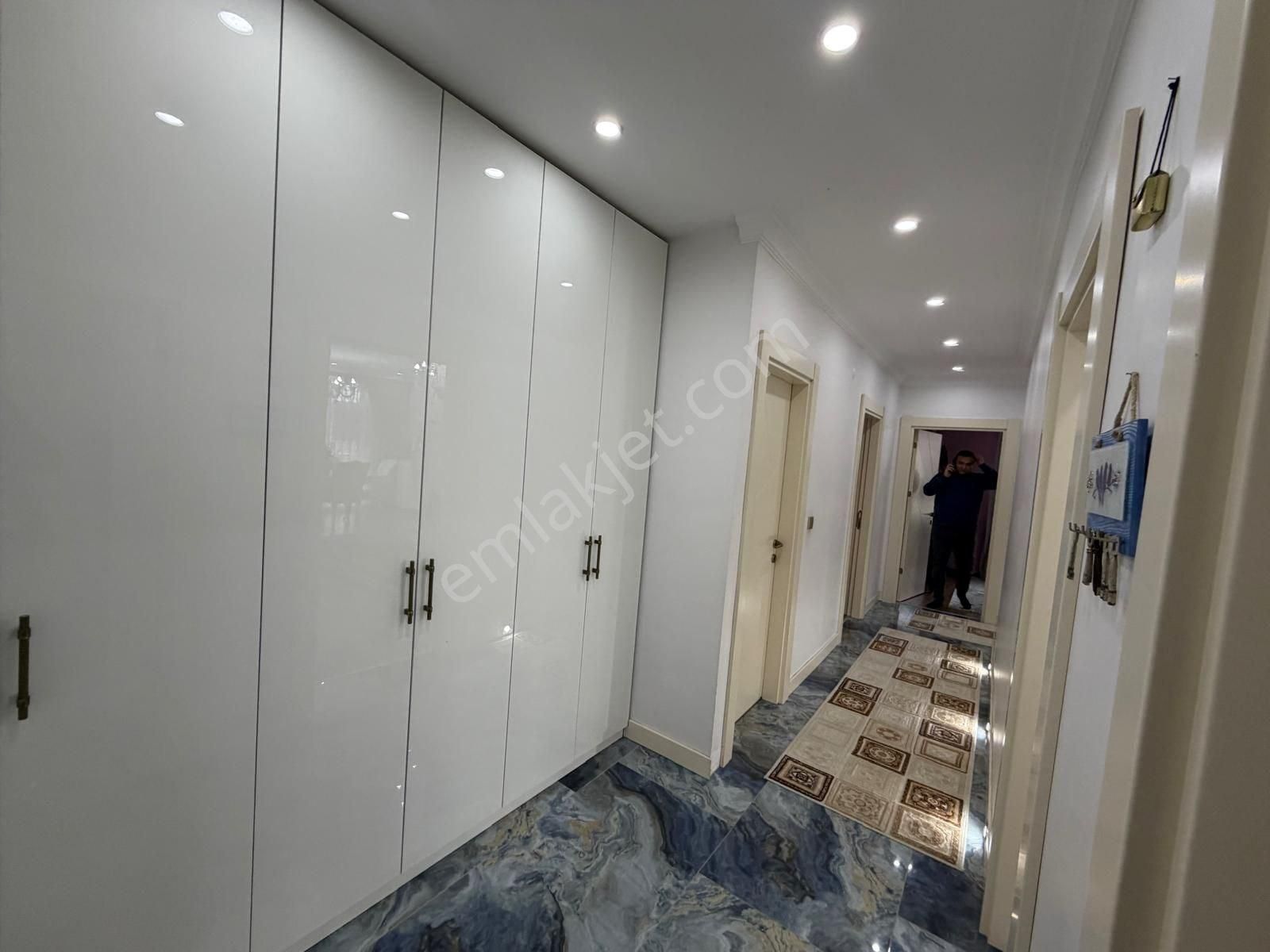 Beylikdüzü Marmara Mahallesinde 3+1 155 M2 İçi Bakımlı Satılık Daire Oturuma Hazırdır - Görsel 18