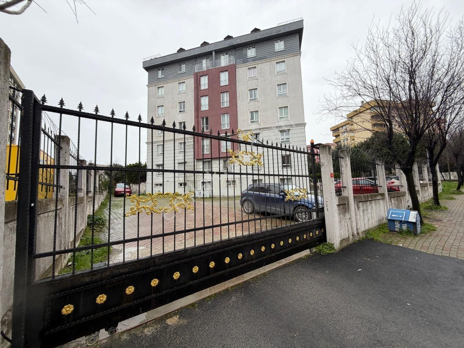 Beylikdüzü Marmara Mahallesinde 3+1 155 M2 İçi Bakımlı Satılık Daire Oturuma Hazırdır - Görsel 4