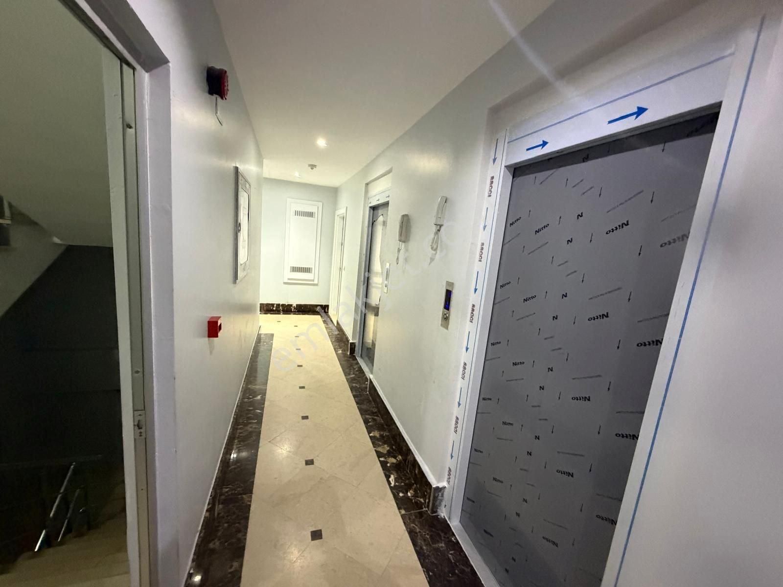 Beylikdüzü Marmara Mahallesinde 3+1 155 M2 İçi Bakımlı Satılık Daire Oturuma Hazırdır - Görsel 19