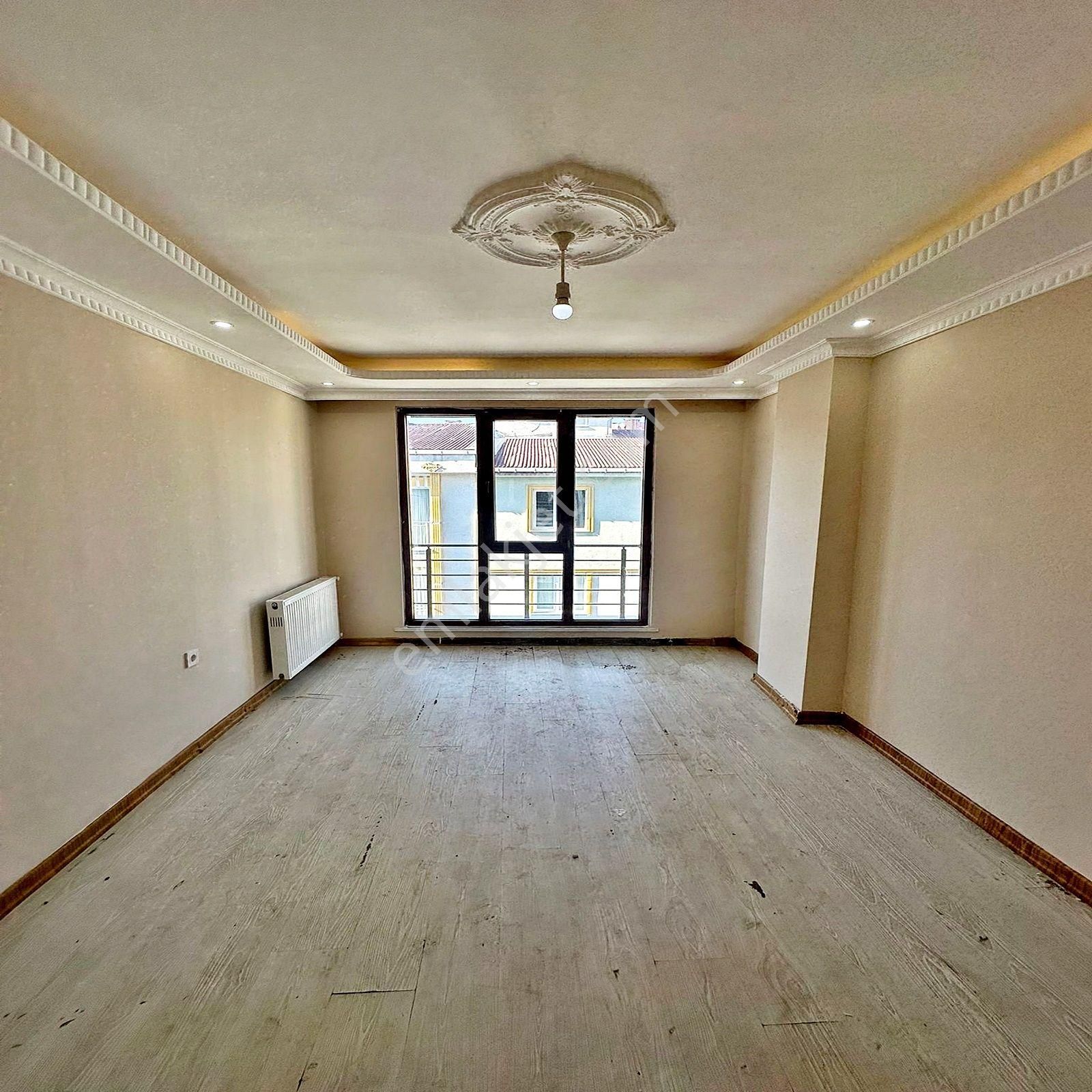 Orhangazi Mahallesinde 2+1 Balkonlu Kiralık Daire