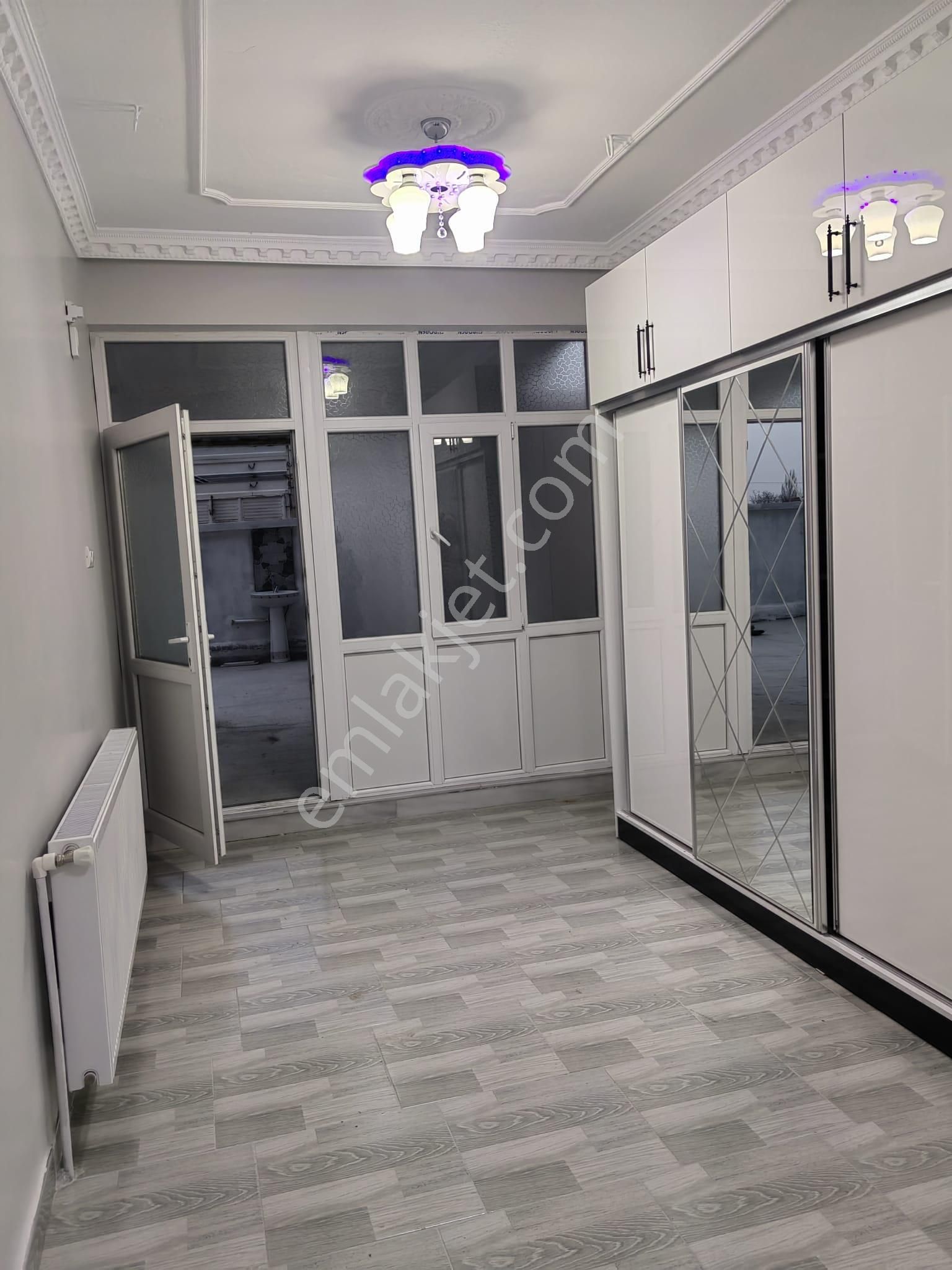 Akçay Emlak'tan Akşehir Salı Pazarı Civarında Komple Bakımlı Müstakil Tadında Kiralık 2+1 Daire - Görsel 8