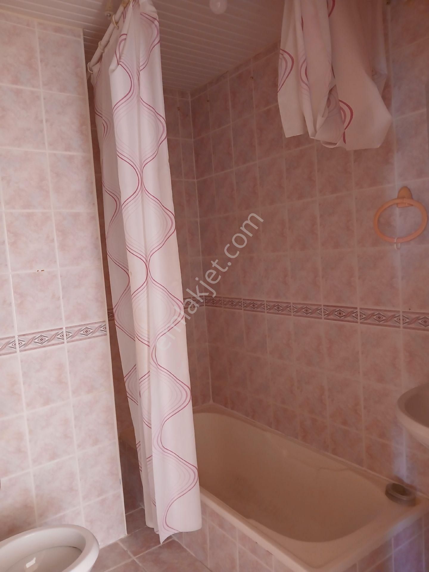 Çarşı Merkezde Doğu Garajında Asansörlü Yeni Boyalı Bakımlı 3+1 - Görsel 21