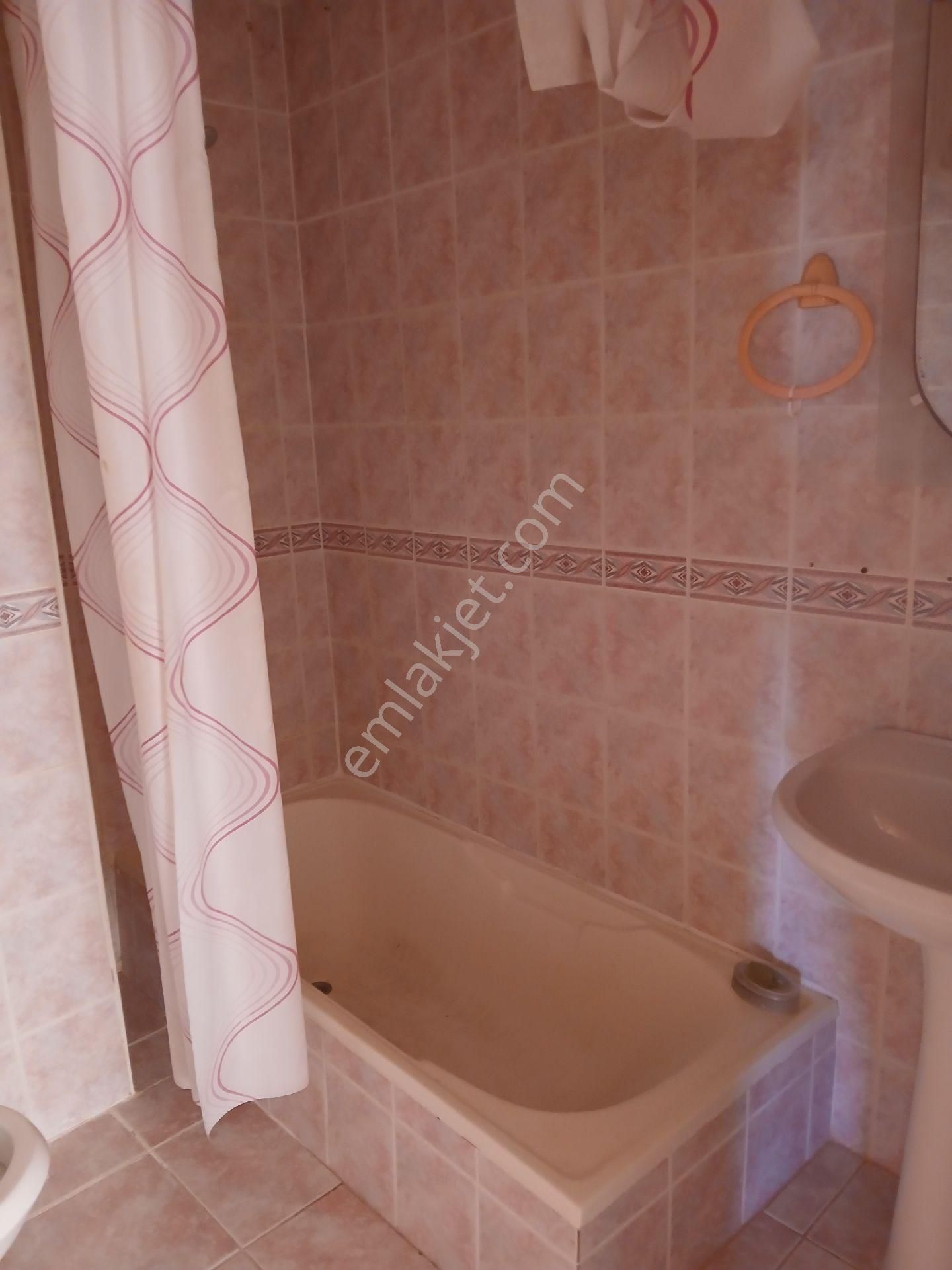 Çarşı Merkezde Doğu Garajında Asansörlü Yeni Boyalı Bakımlı 3+1 - Görsel 19