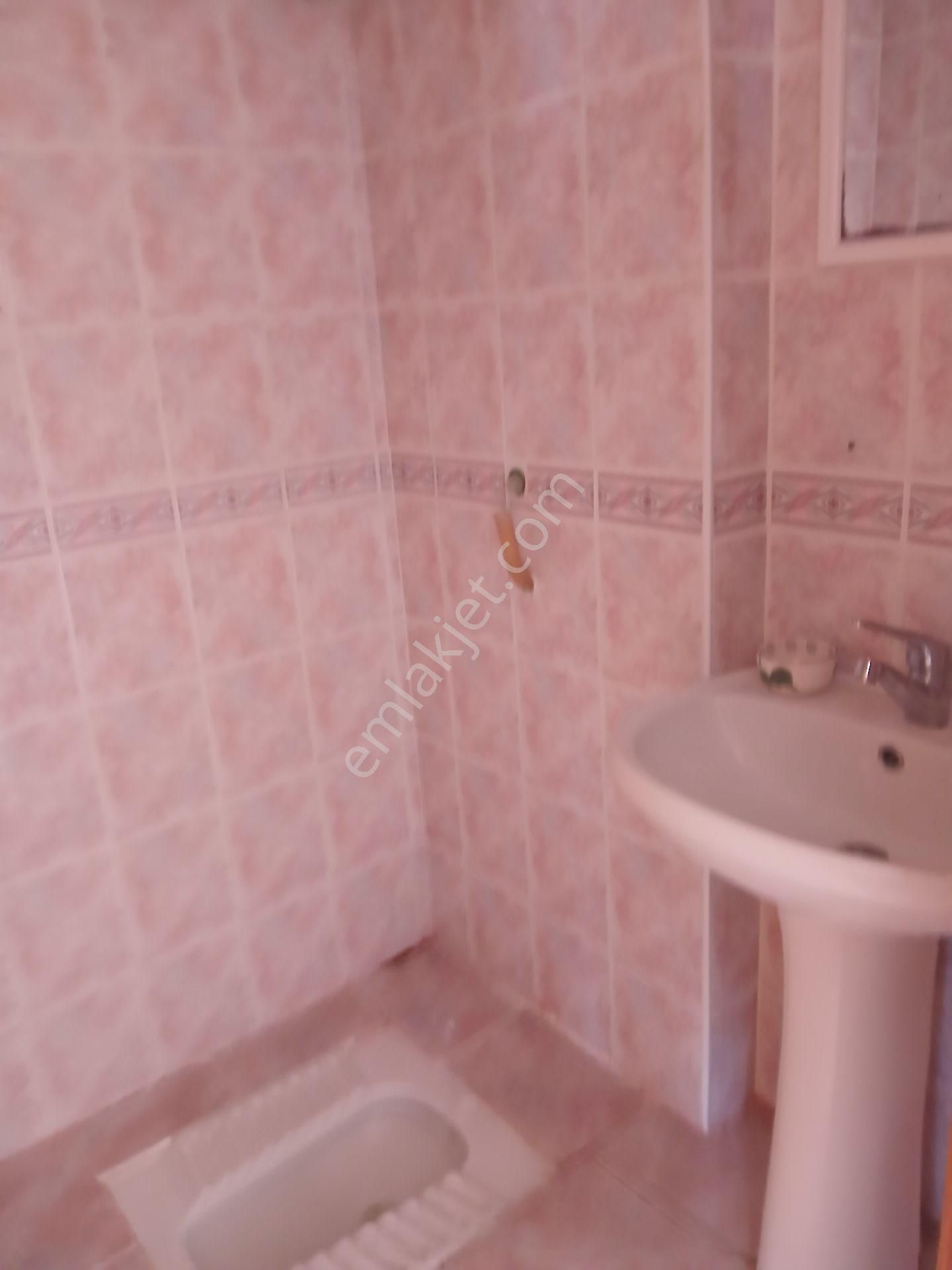 Çarşı Merkezde Doğu Garajında Asansörlü Yeni Boyalı Bakımlı 3+1 - Görsel 20