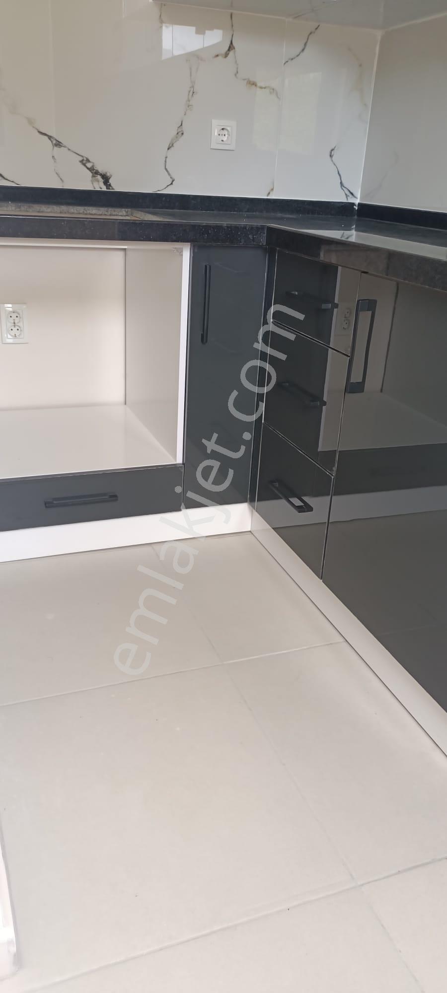 Antalya Kumluca Temeleğitim Mah.de Kiralık 2+0 Ayrı Mutfak Daire - Görsel 11